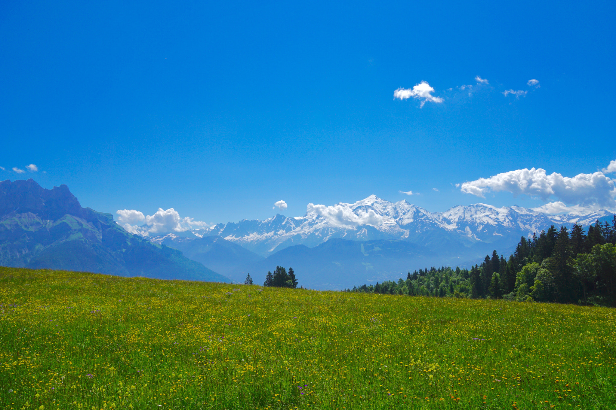 Sony a6000 sample photo. Mont-blanc mountain photography