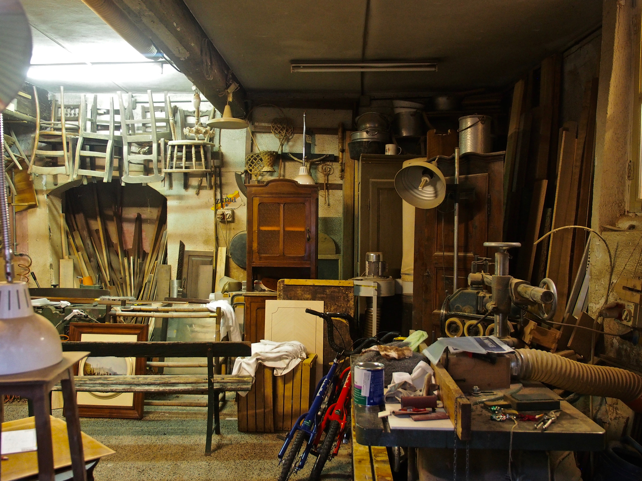 Panasonic Lumix G X Vario 12-35mm F2.8 ASPH Power OIS sample photo. Craftsman office photography