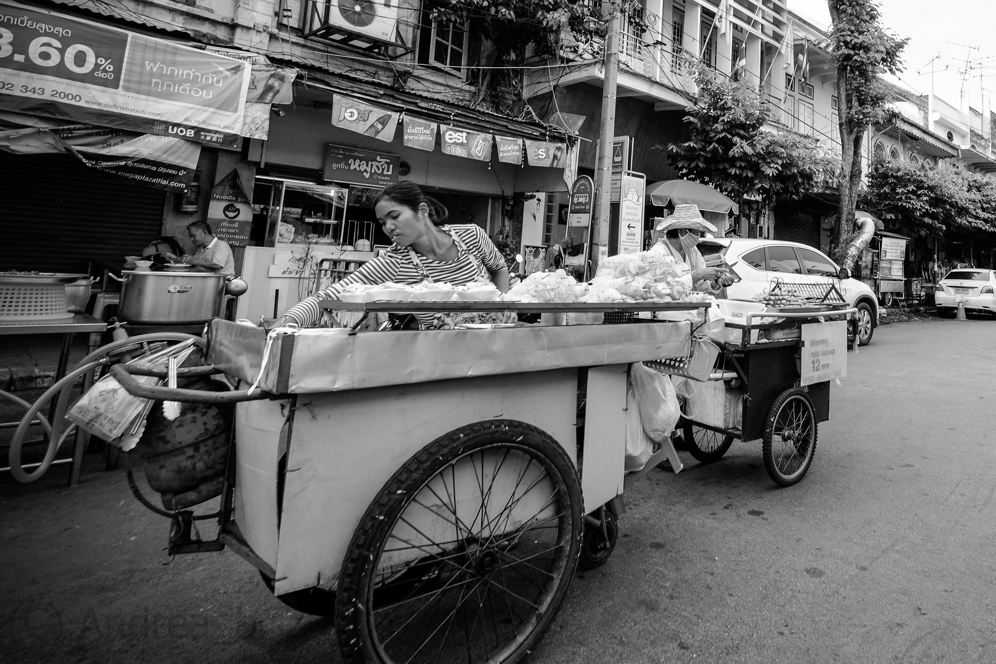 Fujifilm XF 10-24mm F4 R OIS sample photo. Streets of chinatown #bangkok photography