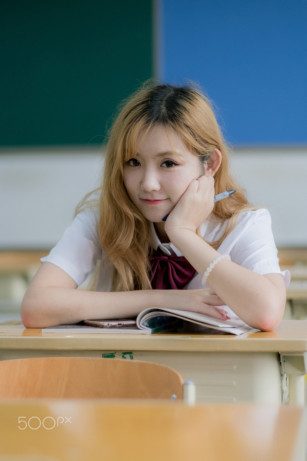 Fujifilm X-Pro2 + Fujifilm XF 56mm F1.2 R APD sample photo. Japanese jk uniform highschool girl photography