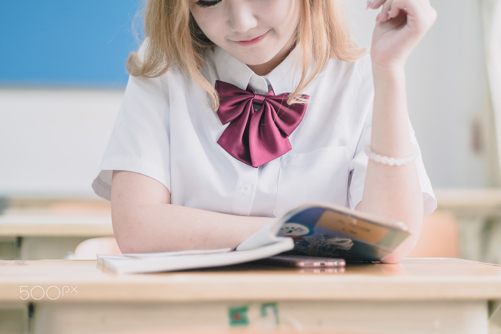 Fujifilm X-Pro2 + Fujifilm XF 56mm F1.2 R APD sample photo. Japanese jk uniform highschool girl photography