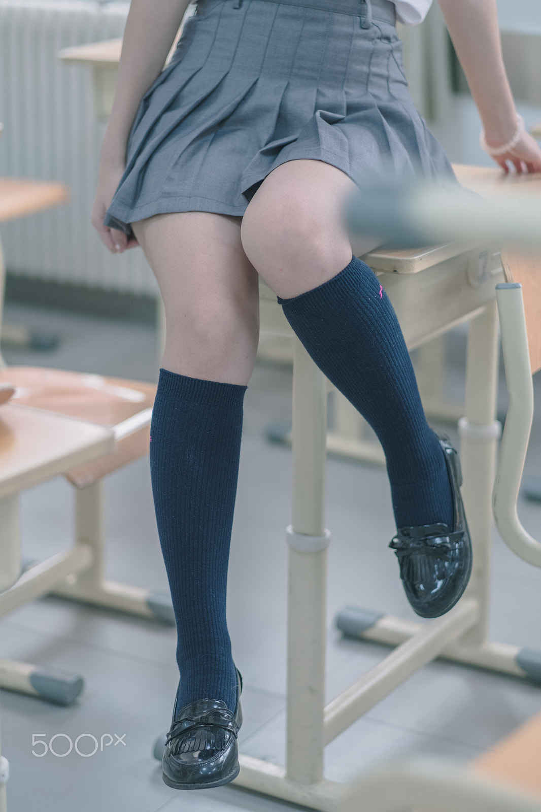 Fujifilm X-Pro2 + Fujifilm XF 56mm F1.2 R APD sample photo. Japanese jk uniform highschool girl photography