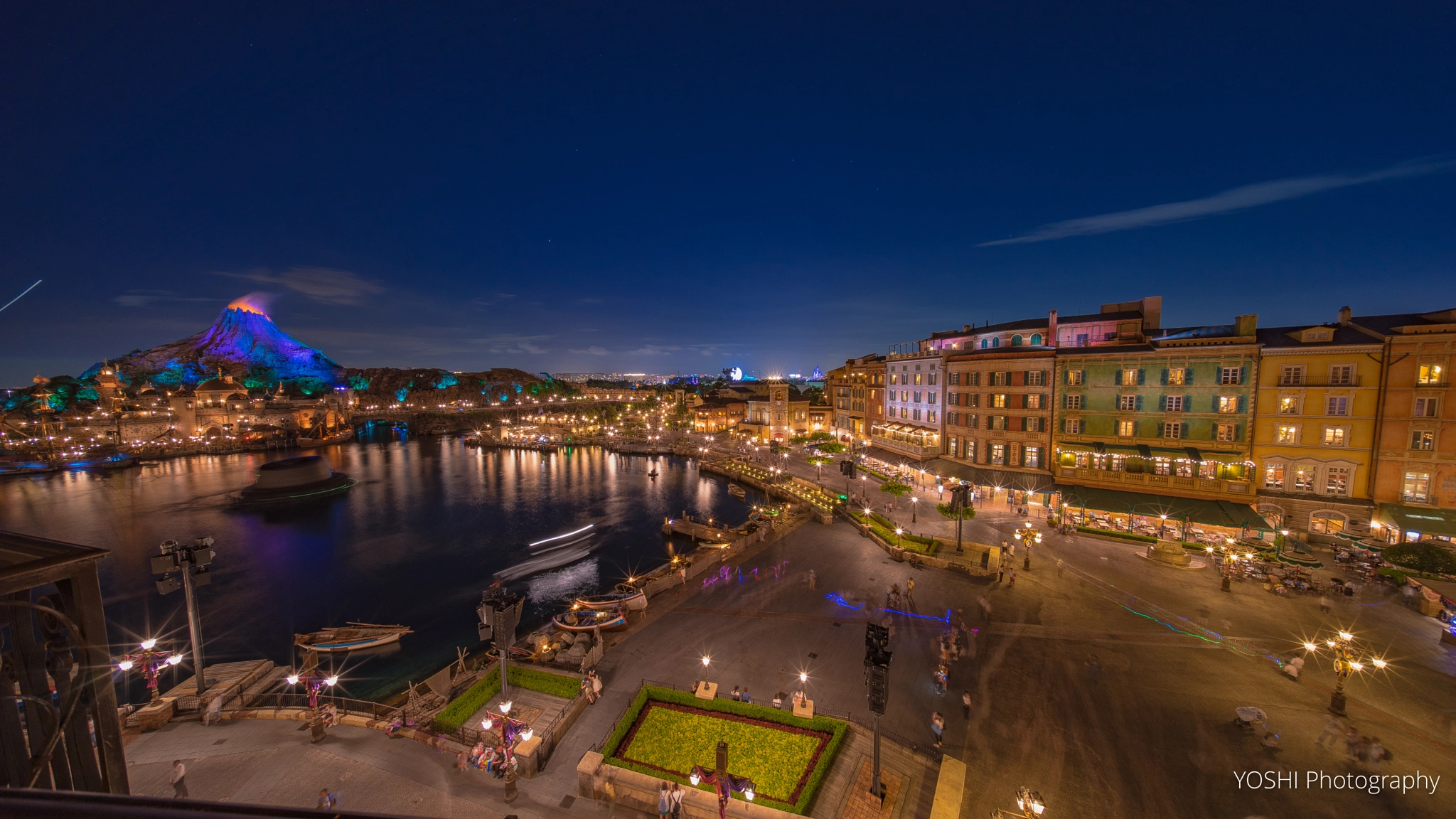 Sony a7 II + Voigtlander HELIAR-HYPER WIDE 10mm F5.6 sample photo. Look down at mediterranean harbor photography