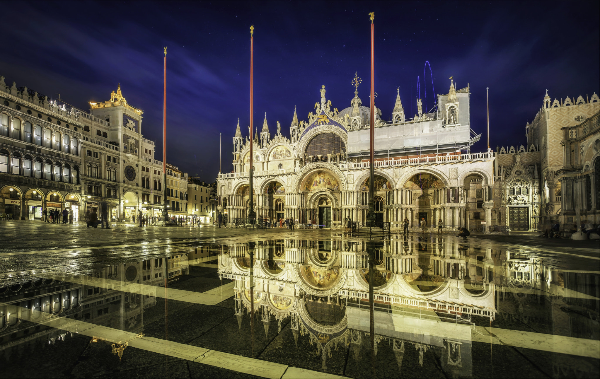 Sony a7R + Canon EF 16-35mm F2.8L II USM sample photo. St mark's square at night photography