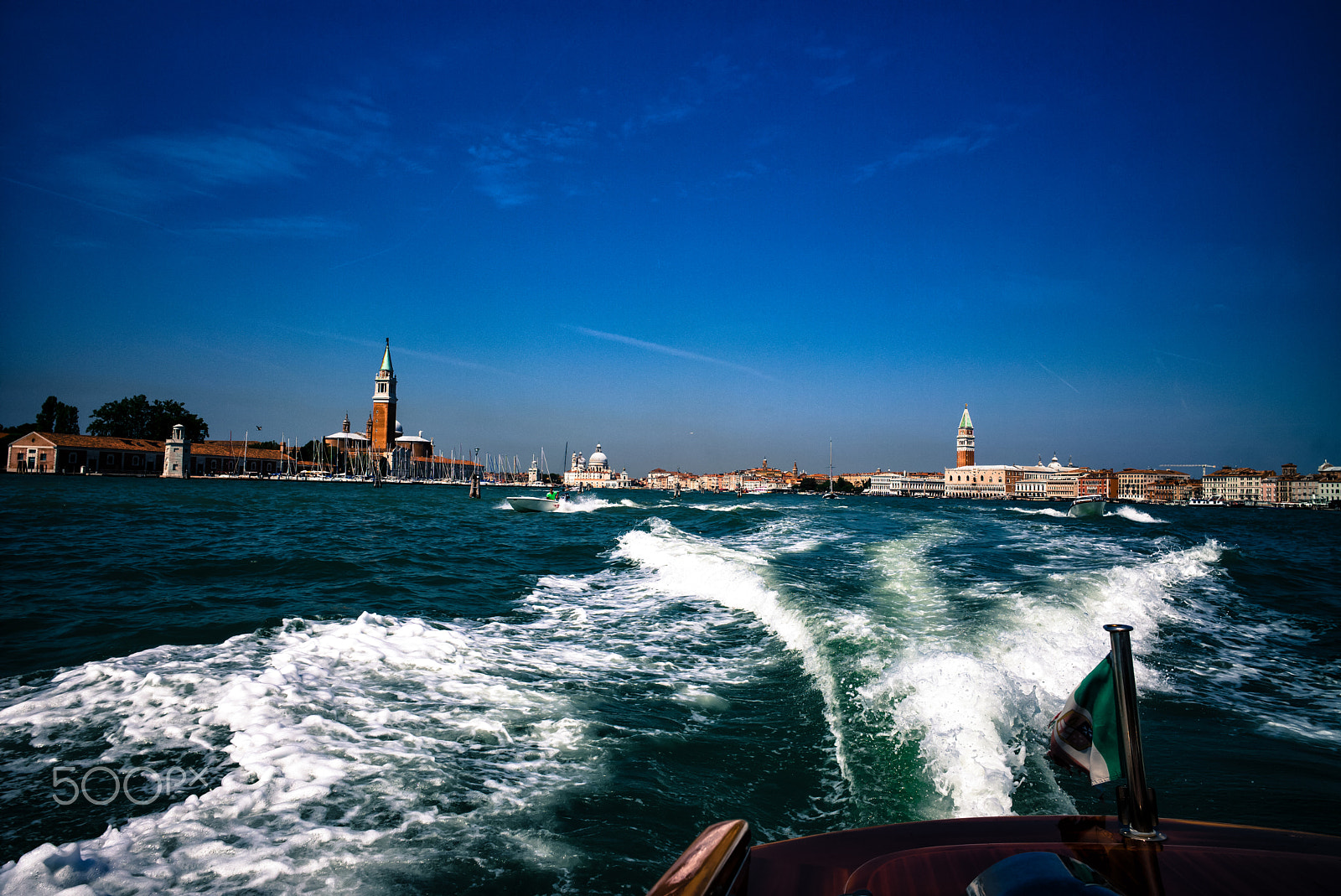 Leica Super-Elmar-M 21mm F3.4 ASPH sample photo. View of venice from a water taxi photography