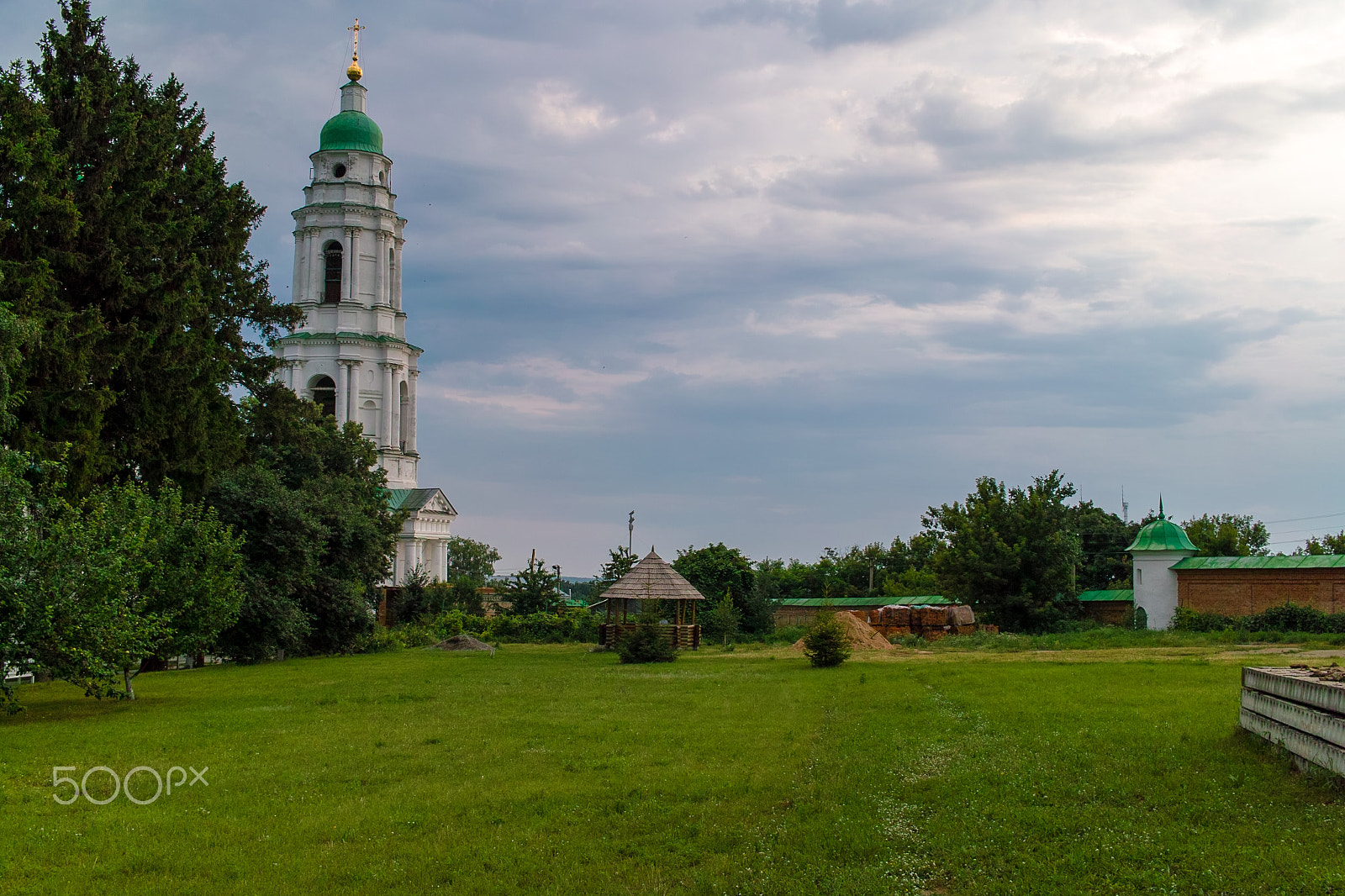 Sigma DP2 sample photo. Mgar monastery yard, lubny, ukraine photography