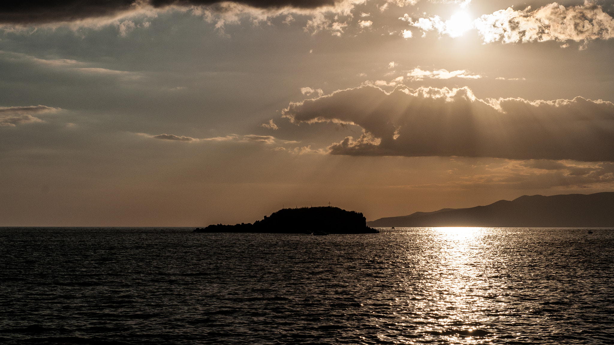 Nikon D5000 sample photo. Sunset on the rocks photography