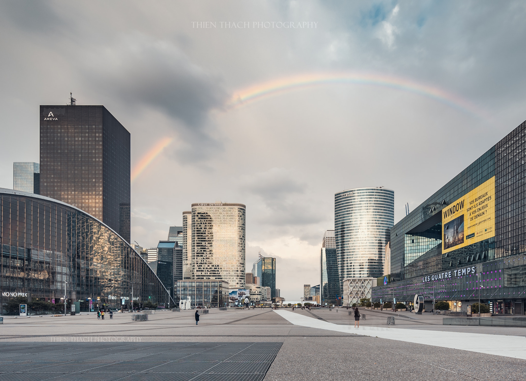 Canon EOS 6D + Canon EF 11-24mm F4L USM sample photo. Rainbow over la defense, paris photography