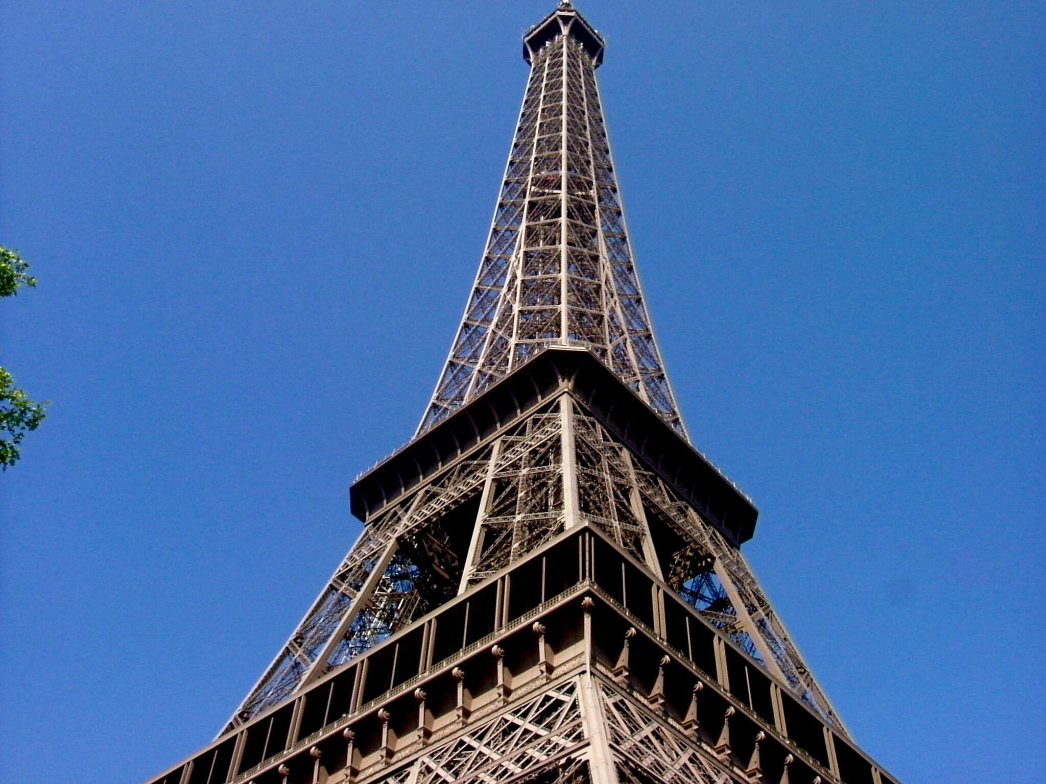 Fujifilm FinePix A310 sample photo. Eiffel tower, paris photography