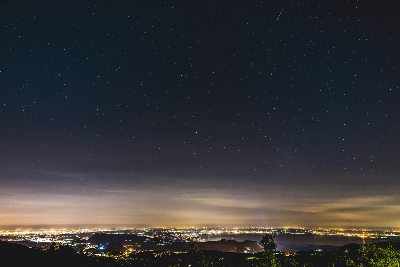 Nikon AF-S Nikkor 14-24mm F2.8G ED sample photo. Lake garda at night! photography