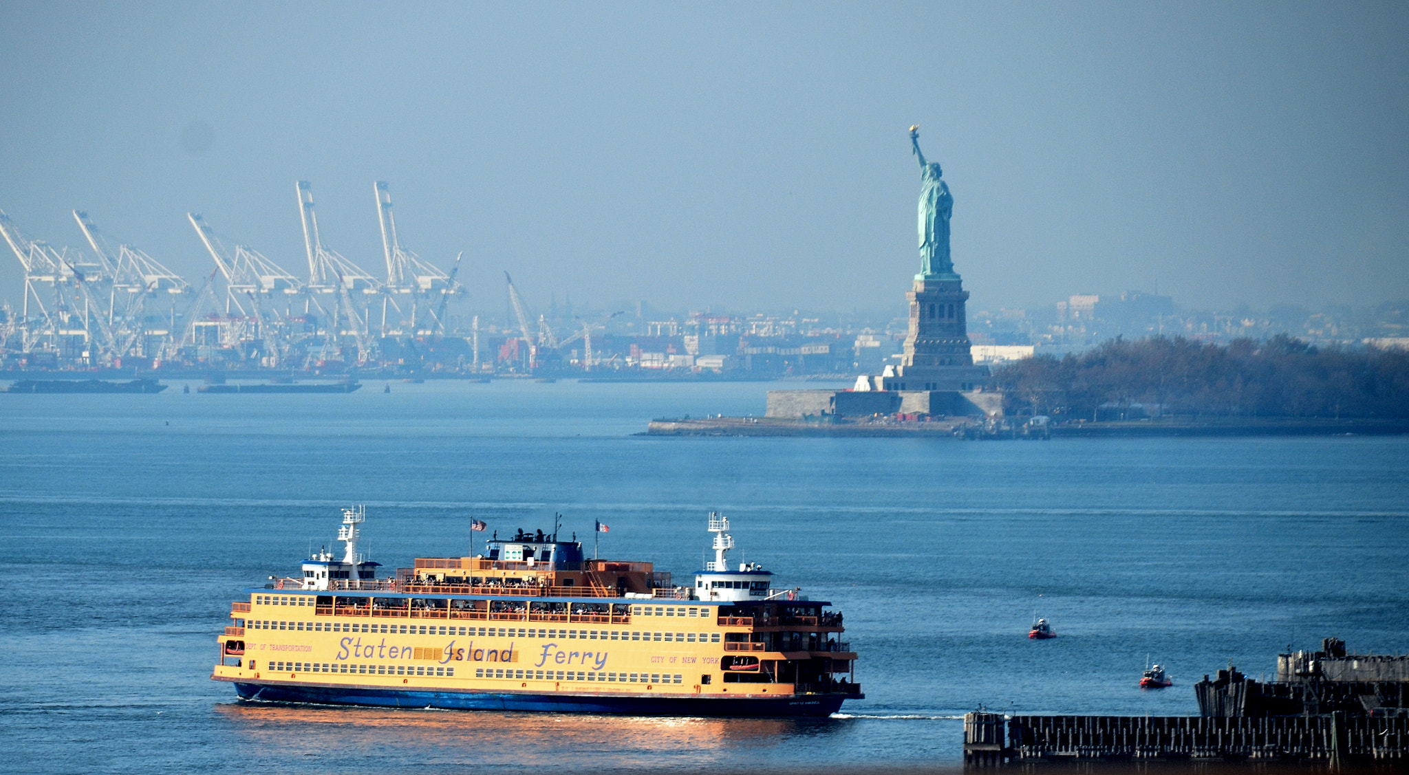 Nikon D7000 + Sigma 18-200mm F3.5-6.3 DC OS HSM sample photo. Staten island ferry photography