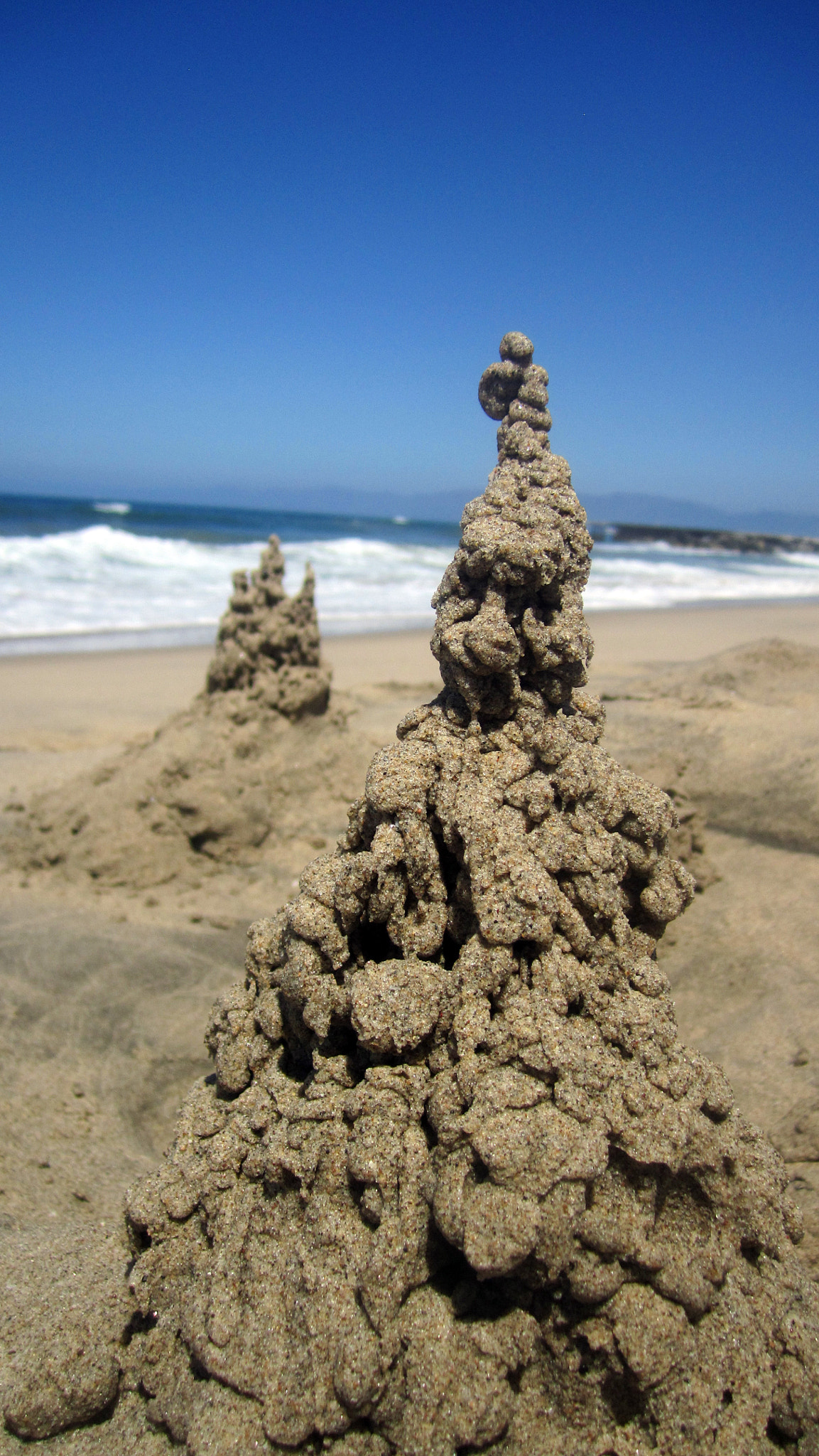 Canon PowerShot SD1400 IS (IXUS 130 / IXY 400F) sample photo. Sandcastle photography