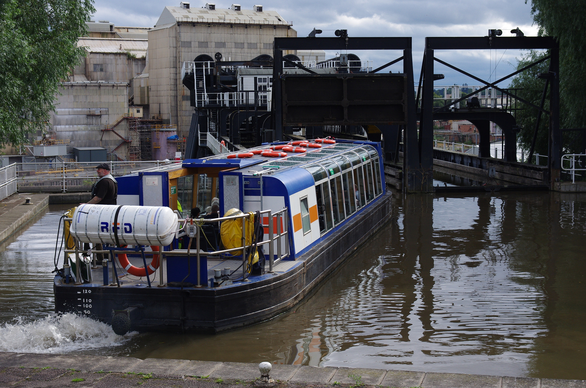 Pentax K-5 sample photo. Anderton boat lift photography