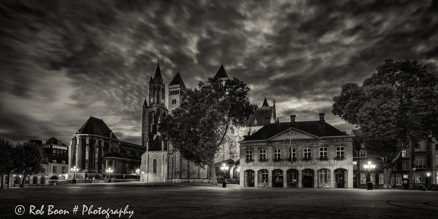 Canon EOS 5DS + Canon EF 16-35mm F4L IS USM sample photo. St. servaas, vrijthof, maastricht 2 photography