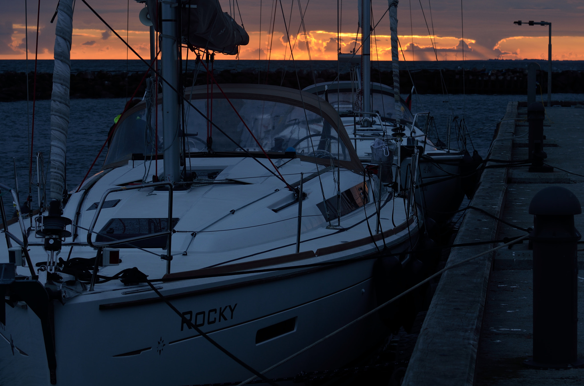Nikon AF-S Nikkor 70-200mm F4G ED VR sample photo. Sunset in bagenkop photography
