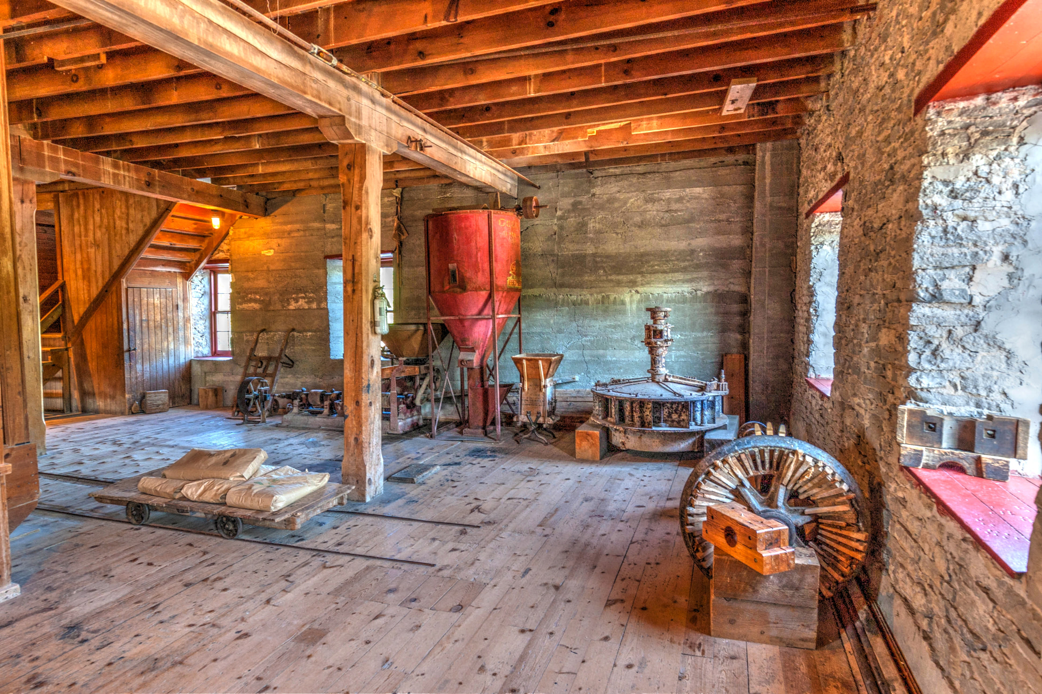 Canon EF 16-35mm F4L IS USM sample photo. Lang grist mill photography