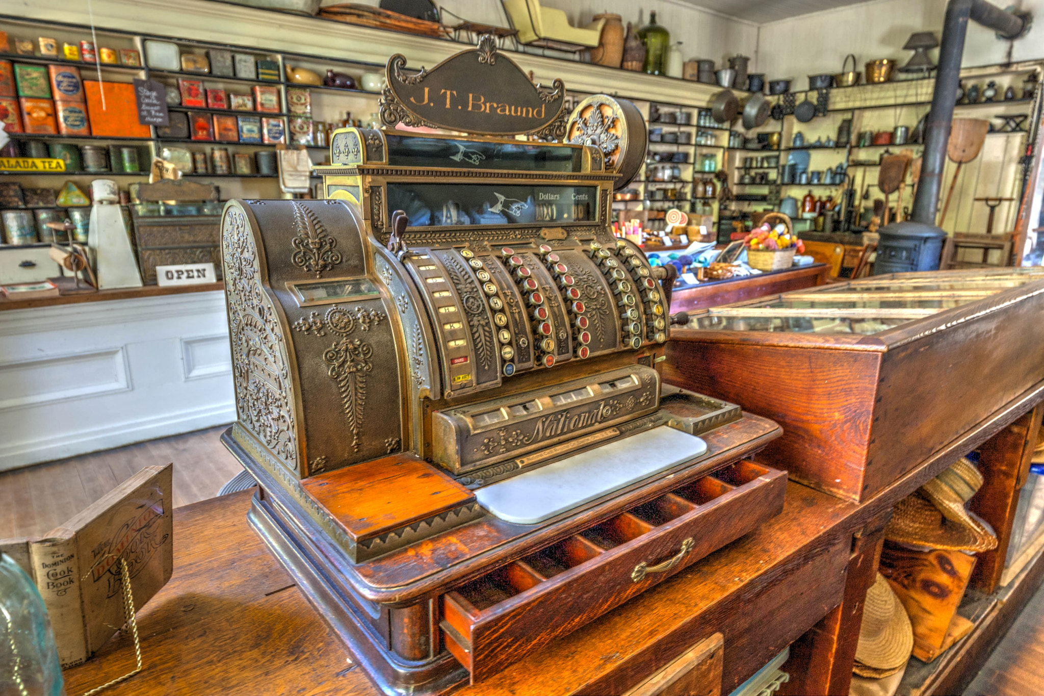 Canon EF 16-35mm F4L IS USM sample photo. General store photography
