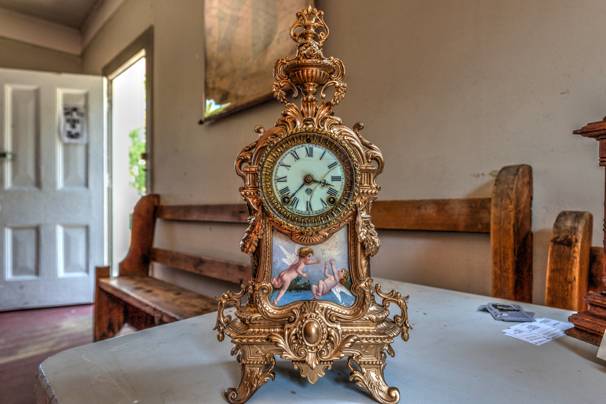 Canon EF 16-35mm F4L IS USM sample photo. Vintage clock photography