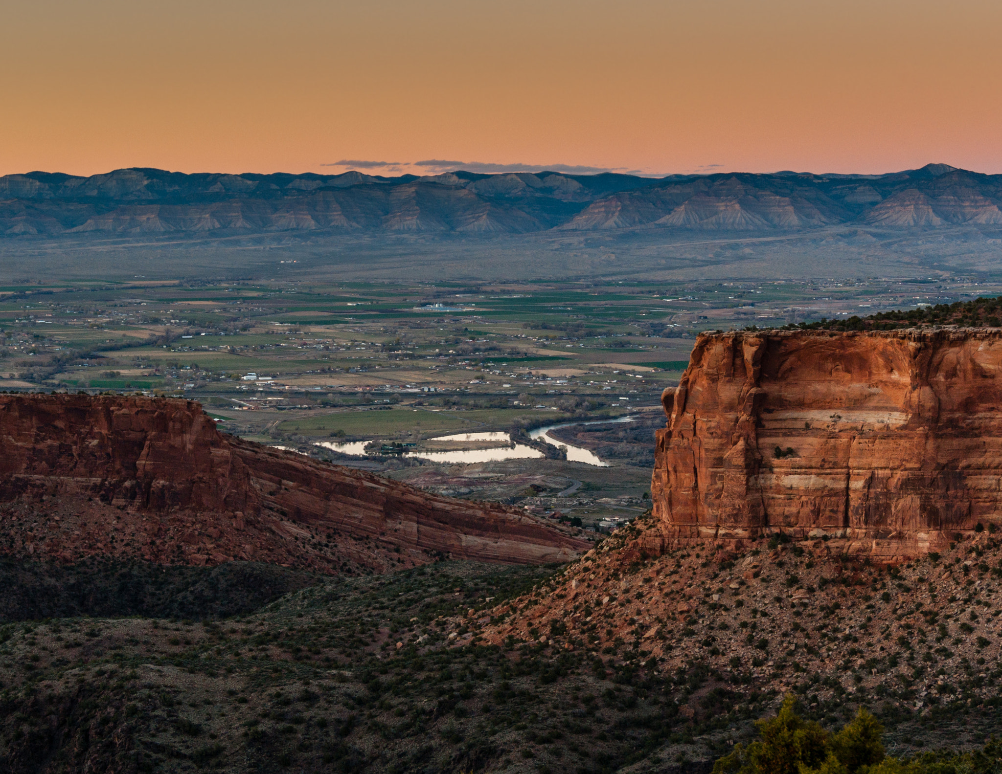 Sony DT 55-300mm F4.5-5.6 SAM sample photo. Colorado national monument photography