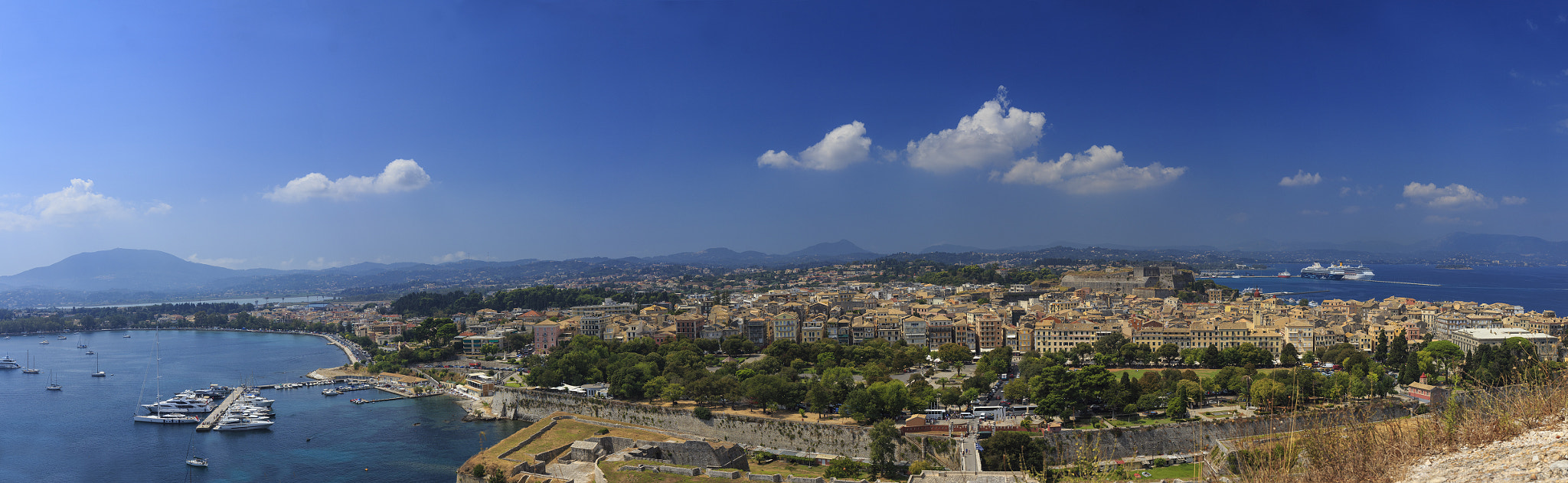 Canon EOS 700D (EOS Rebel T5i / EOS Kiss X7i) sample photo. Corfu town panorama photography