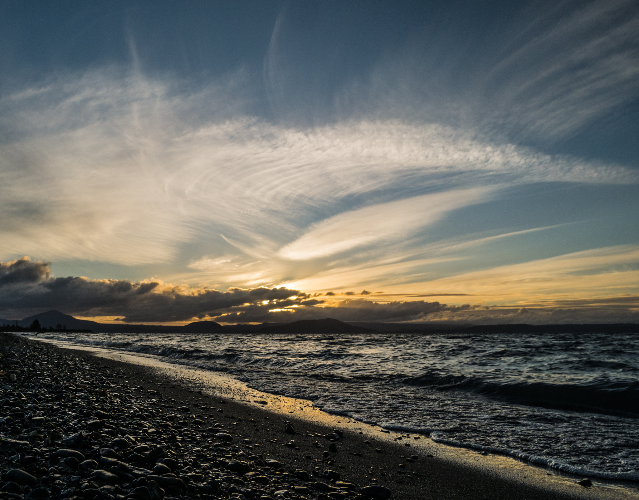 Panasonic Lumix DMC-GX7 sample photo. Lake taupo sunset photography