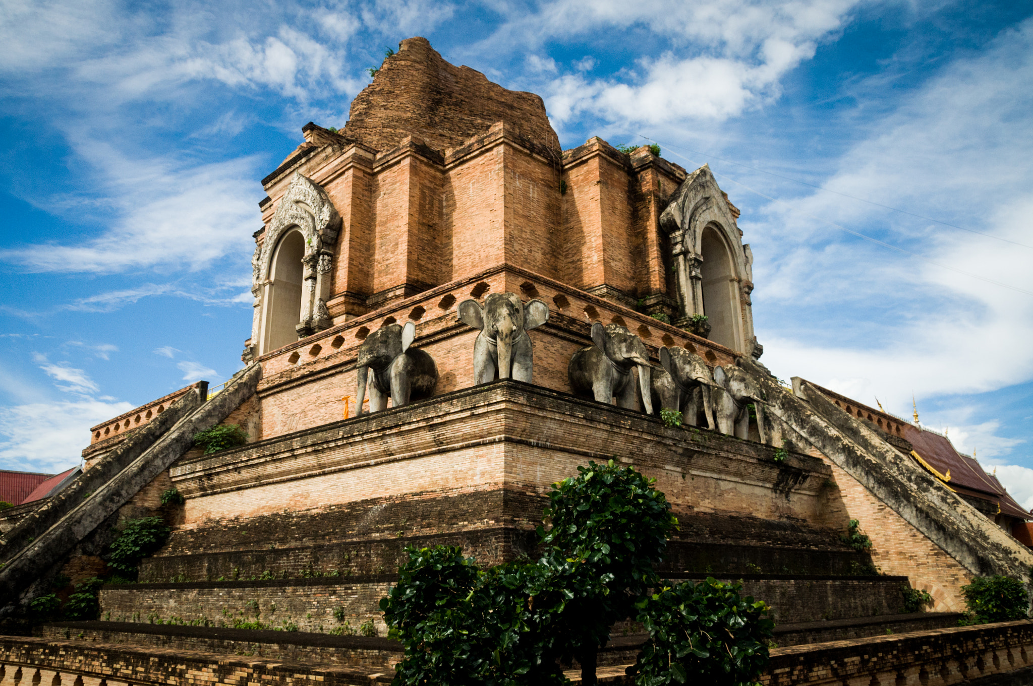 Sigma 18-250mm F3.5-6.3 DC Macro OS HSM sample photo. Wat chedi leung photography