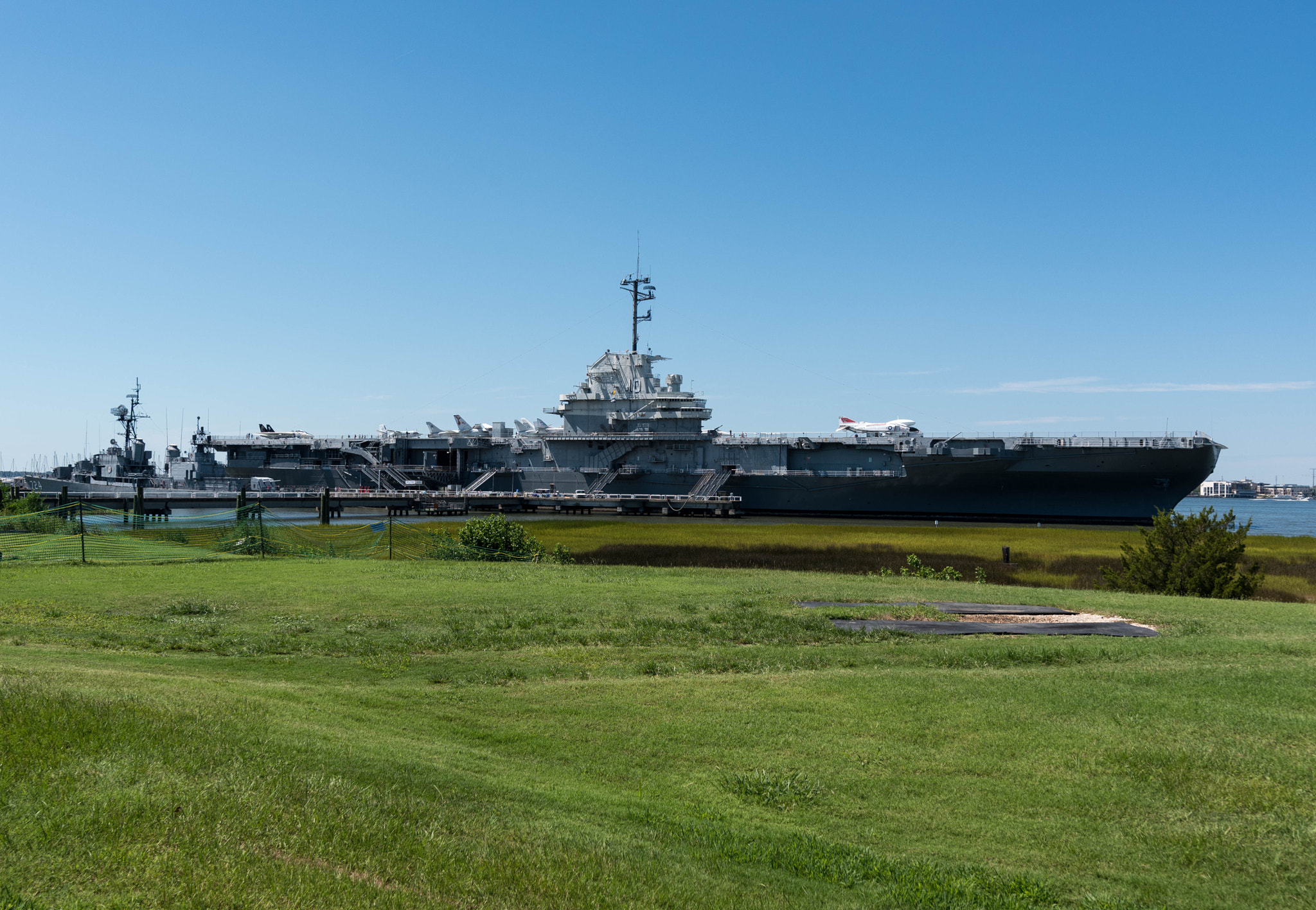 Nikon D750 + Tokina AT-X 17-35mm F4 Pro FX sample photo. Uss yorktown photography