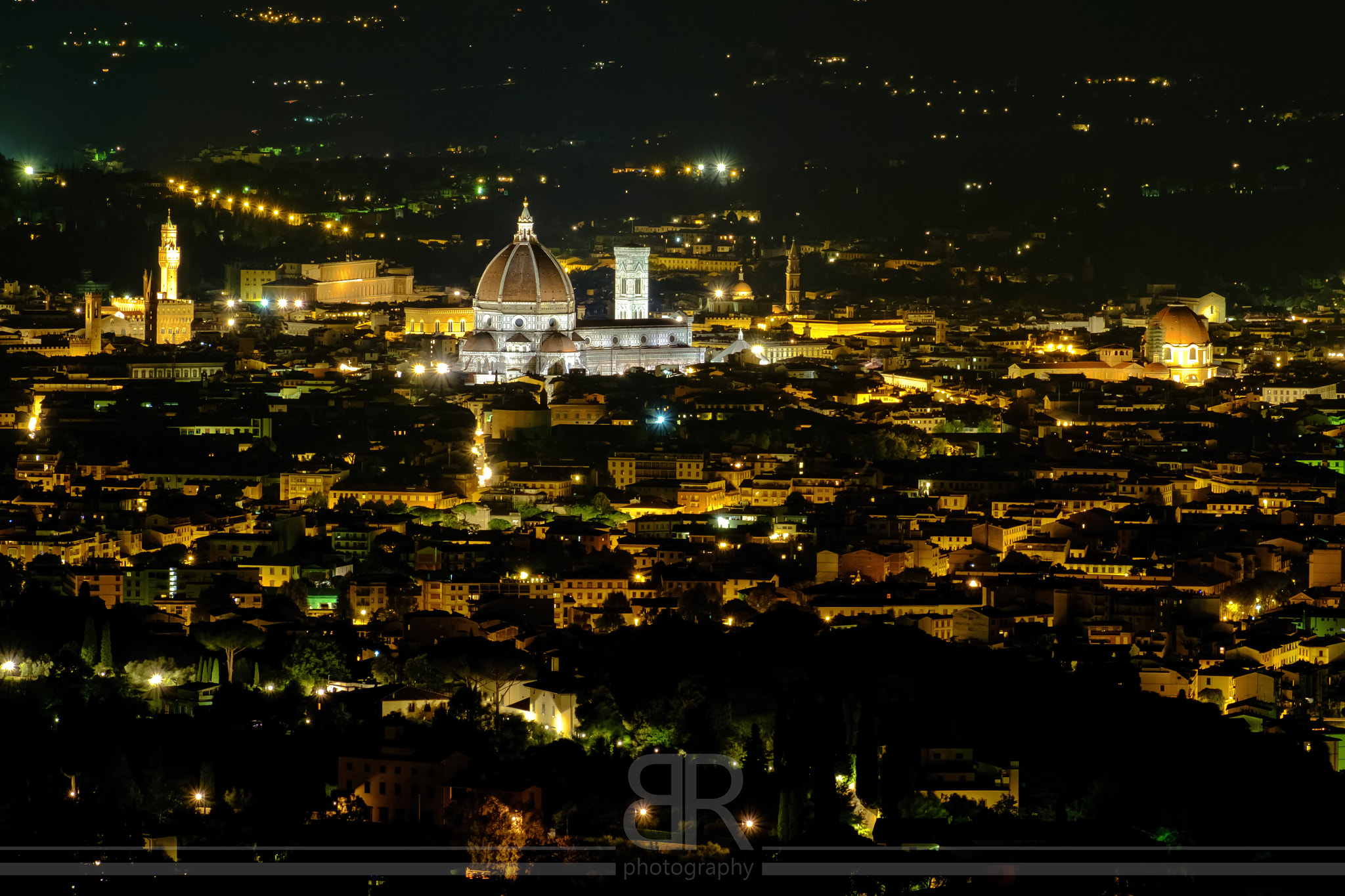 Fujifilm X-M1 + Fujifilm XC 50-230mm F4.5-6.7 OIS sample photo. Florence at night photography