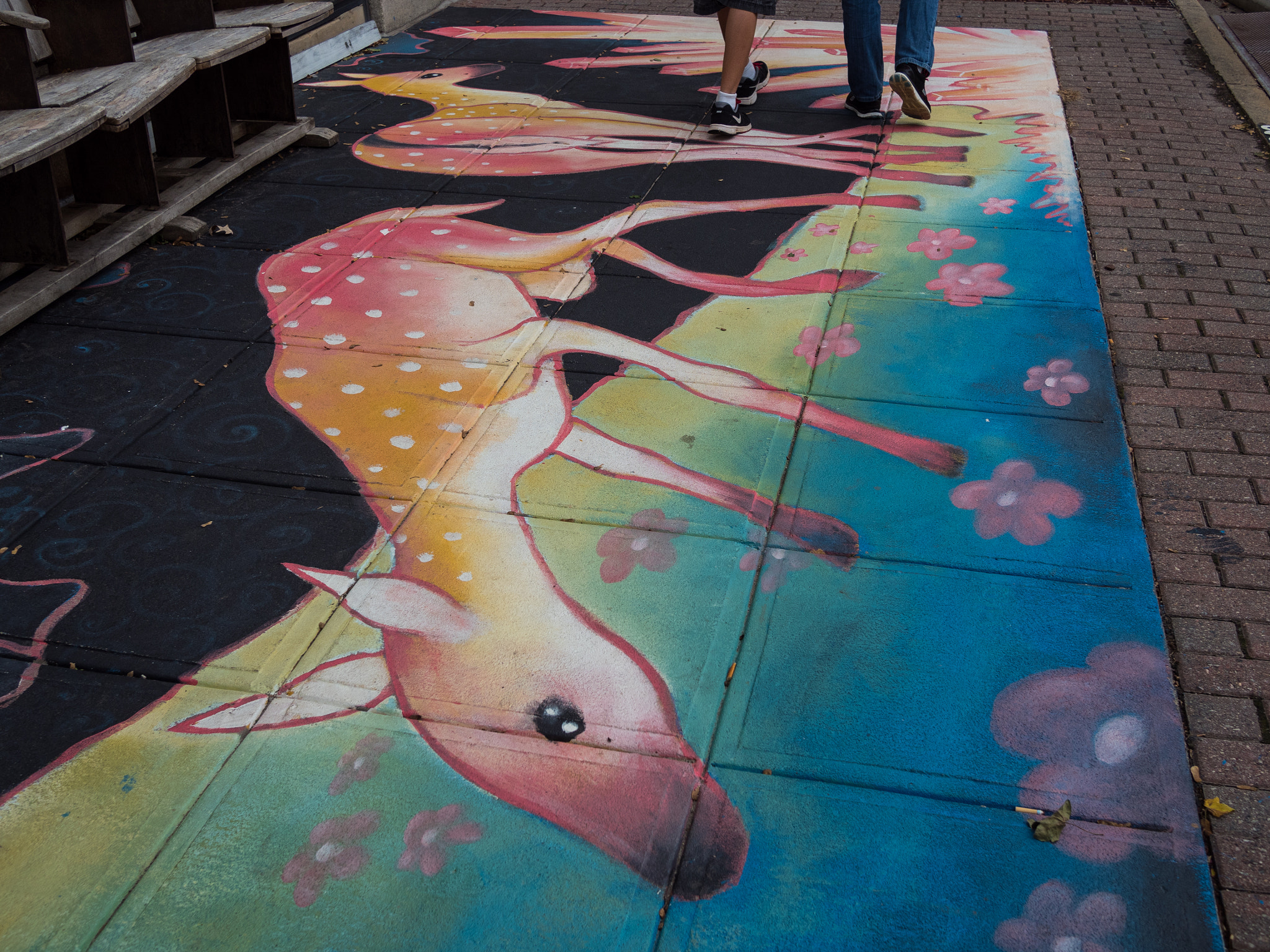 Olympus OM-D E-M5 II + LUMIX G 20/F1.7 II sample photo. Street art photography