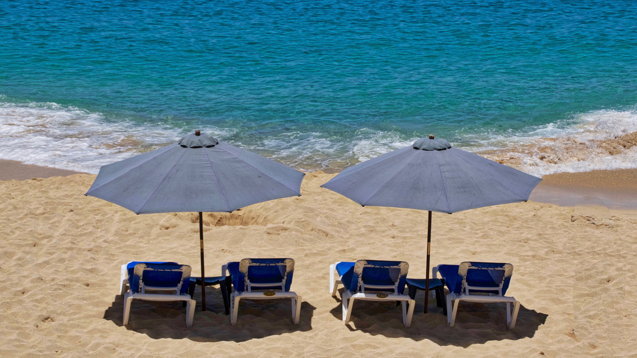 Pentax K-3 sample photo. Umbrellas and beach chairs on st.maarten photography
