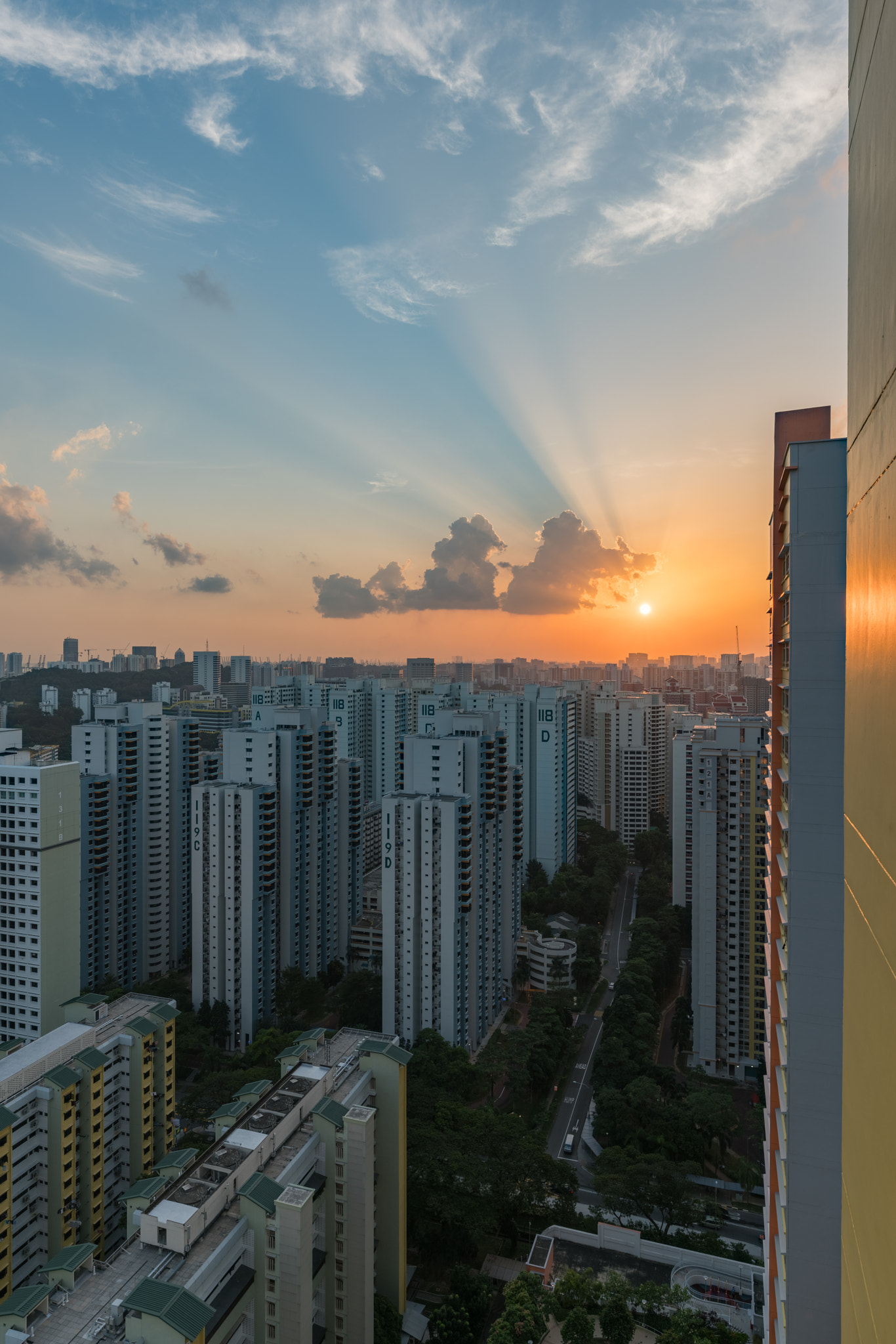 Sony a7R II + Canon EF 16-35mm F4L IS USM sample photo. Sunset above the buildings photography