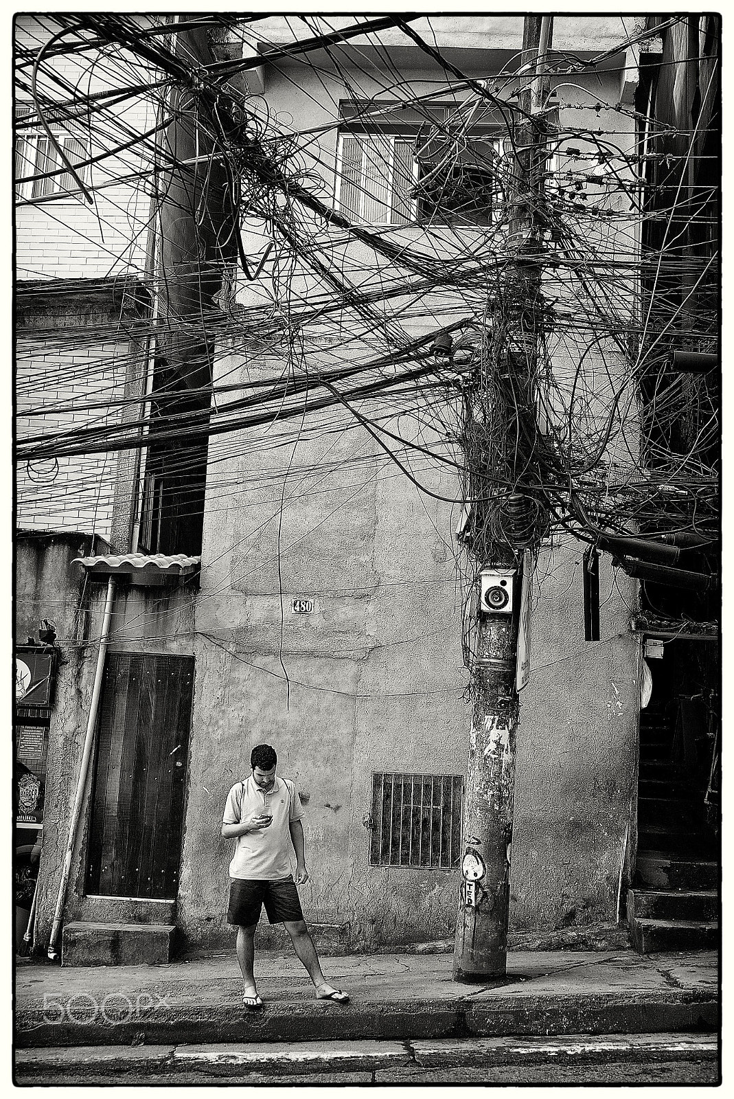 Sony Vario Tessar T* FE 24-70mm F4 ZA OSS sample photo. Wireless network photography