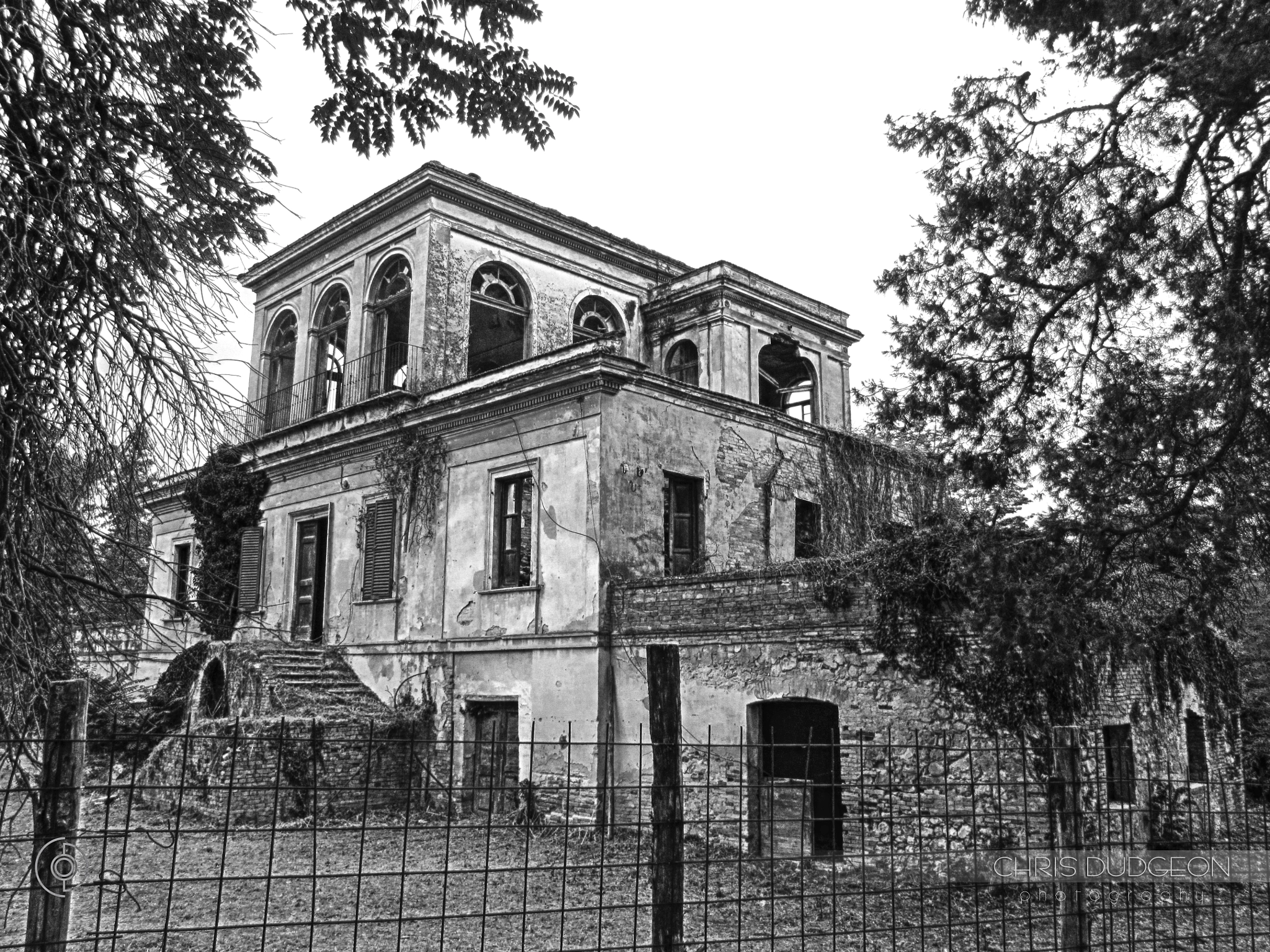 Canon PowerShot SX210 IS sample photo. Abandoned house 1, abruzzo italy photography