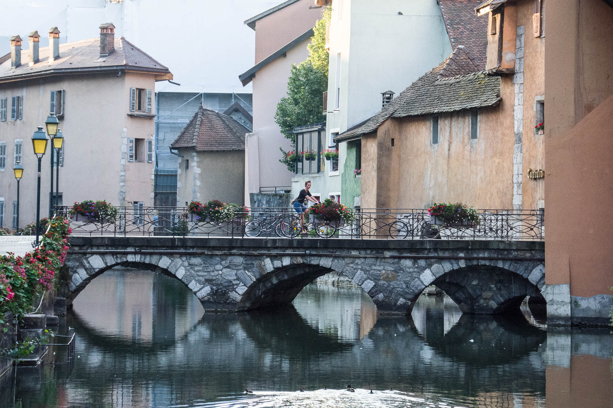 Nikon D7100 + Sigma 18-200mm F3.5-6.3 II DC OS HSM sample photo. Annecy, france photography