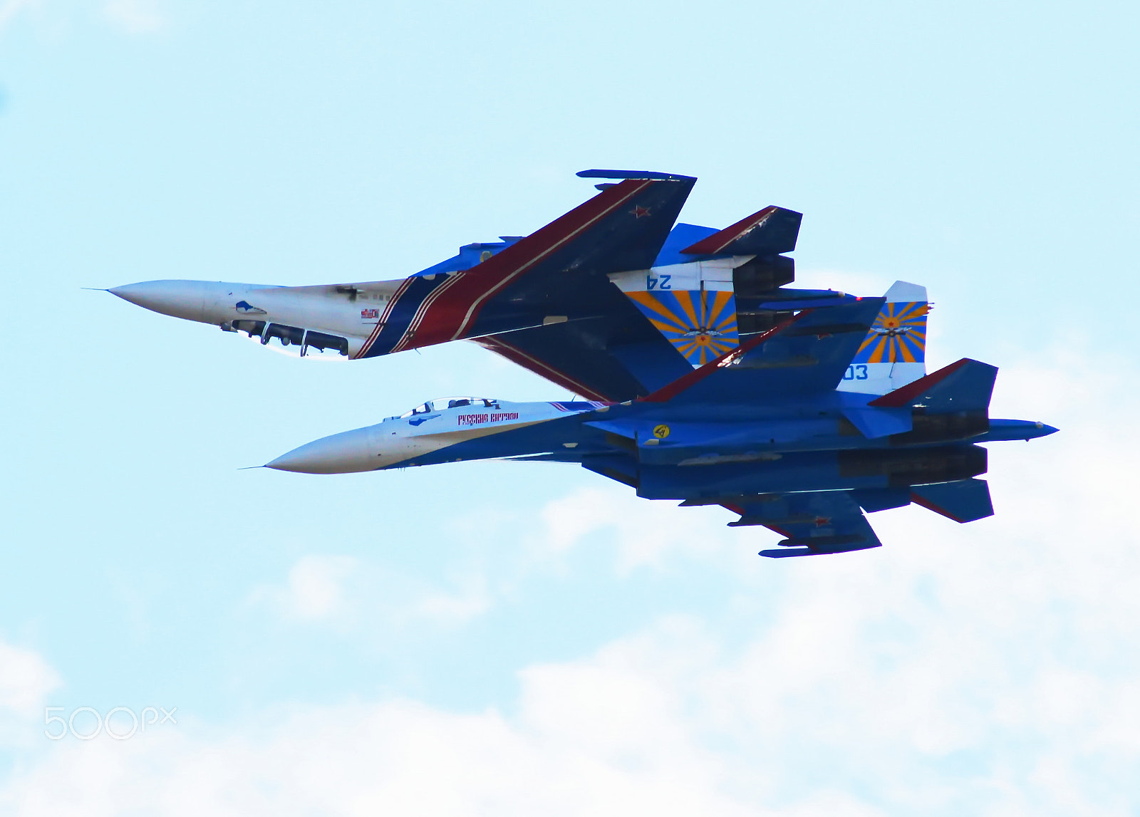 Sony DT 55-200mm F4-5.6 SAM sample photo. Sincere conversation. figure "mirror". su-35. maks photography