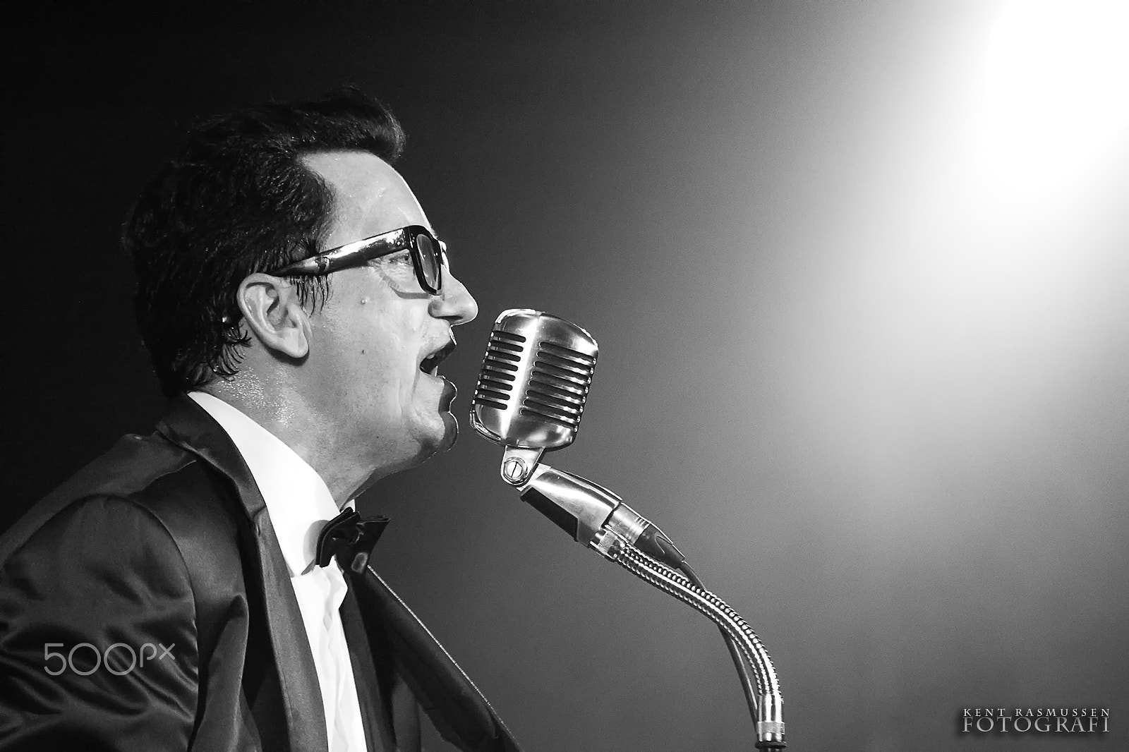 Sigma 70-200mm F2.8 EX DG Macro HSM II sample photo. Buddy holly tribute band photography