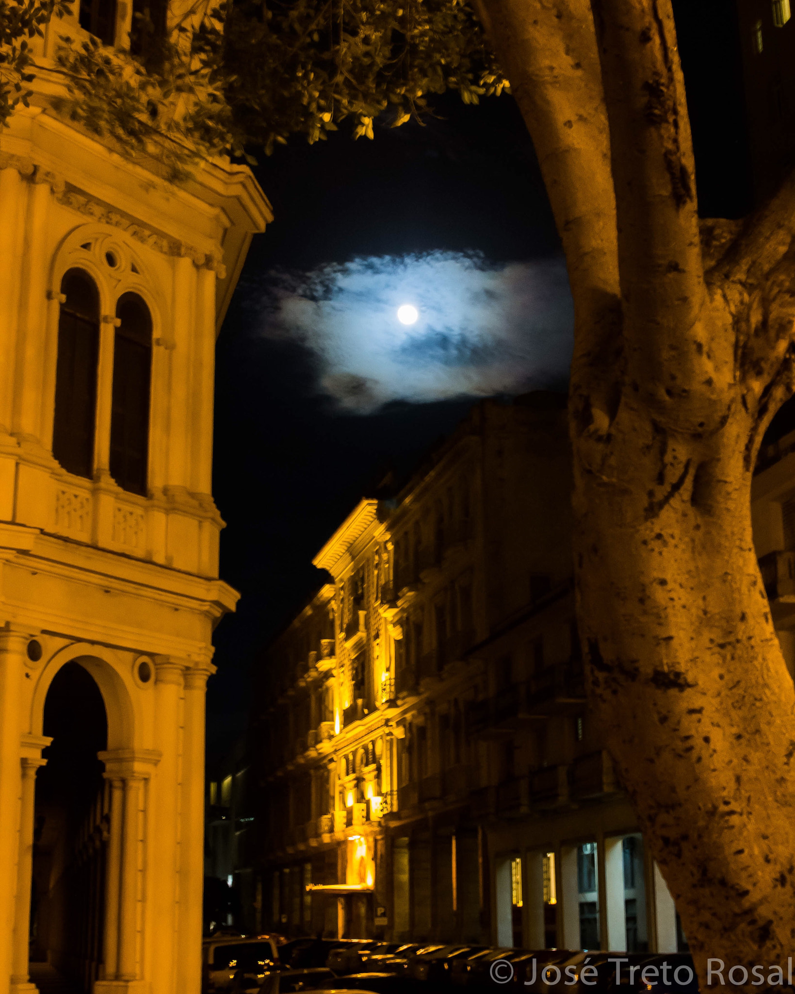 Sigma 30mm F1.4 EX DC HSM sample photo. Moon in havana photography