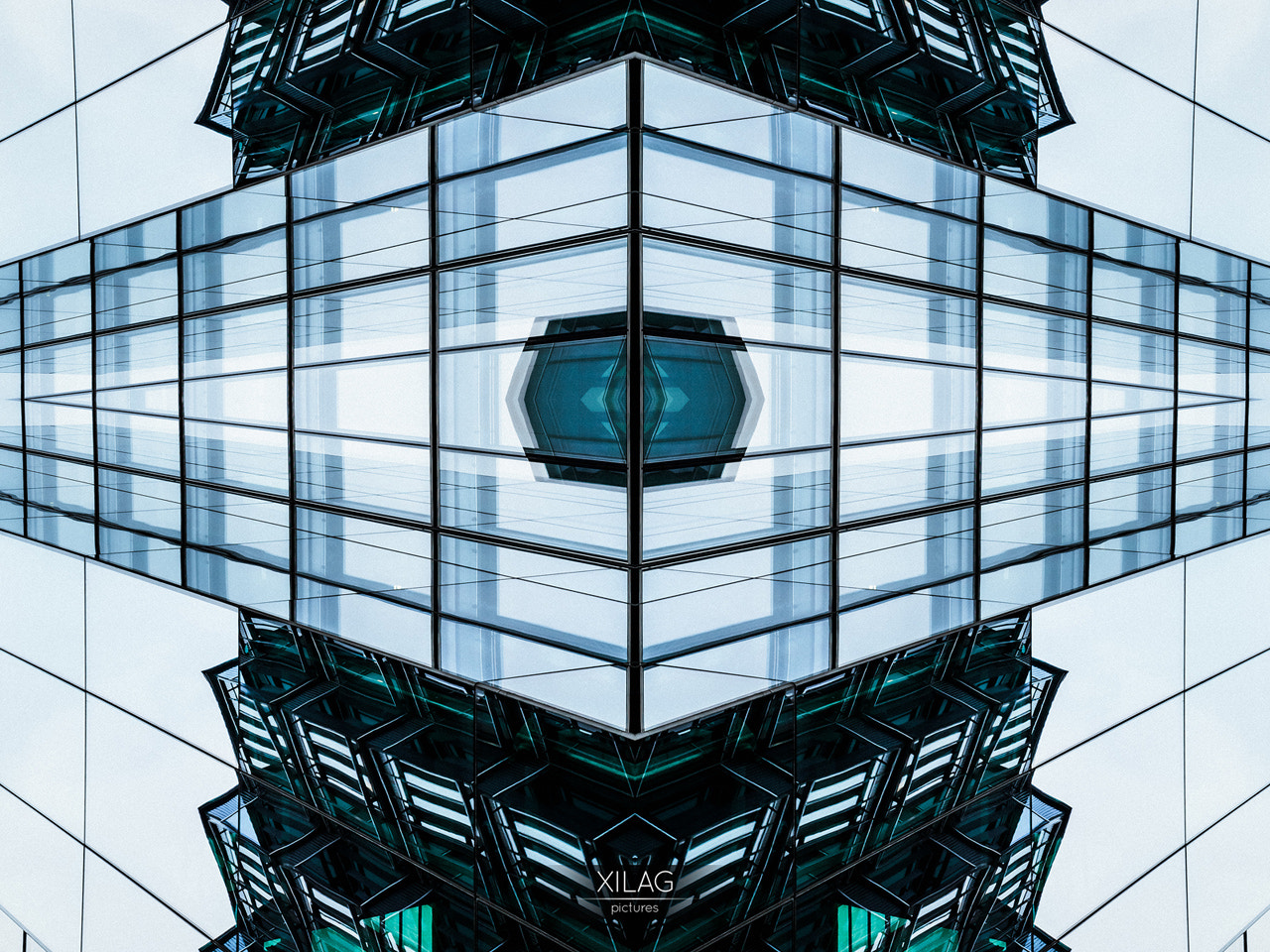 Canon EOS 70D + Canon EF 16-35mm F4L IS USM sample photo. More london sides photography