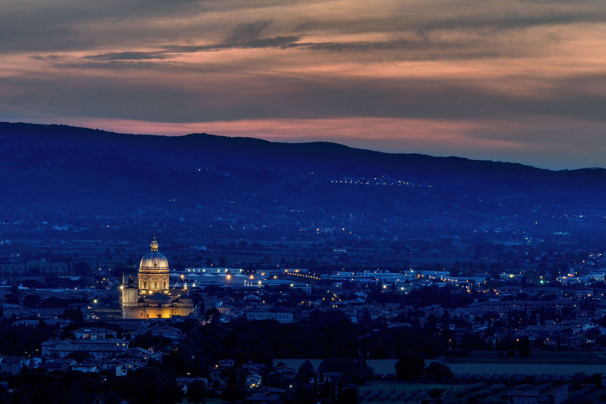 Olympus OM-D E-M5 II + Olympus M.Zuiko Digital ED 40-150mm F2.8 Pro sample photo. Santa maria degli angeli (assisi) photography