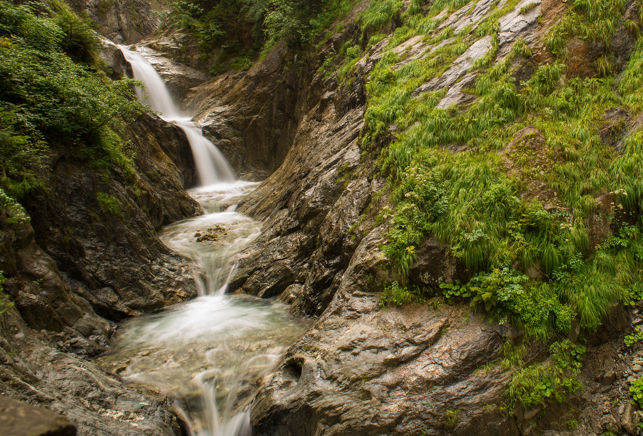 Nikon D610 + AF Nikkor 20mm f/2.8 sample photo. Waterfalls and pools photography