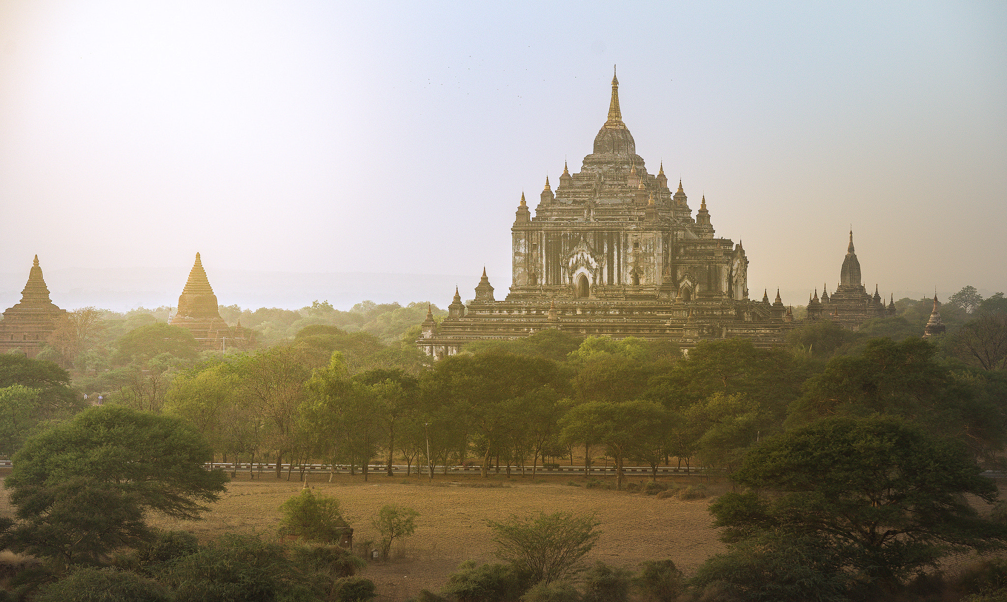 Sony 70-200mm F2.8 G SSM II sample photo. Thatbyinnyu temple - bagan photography