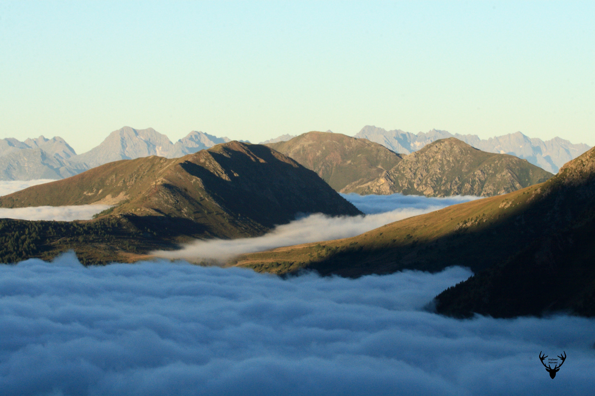 Canon EOS 30D + Canon EF 100-400mm F4.5-5.6L IS USM sample photo. Sea of clouds photography