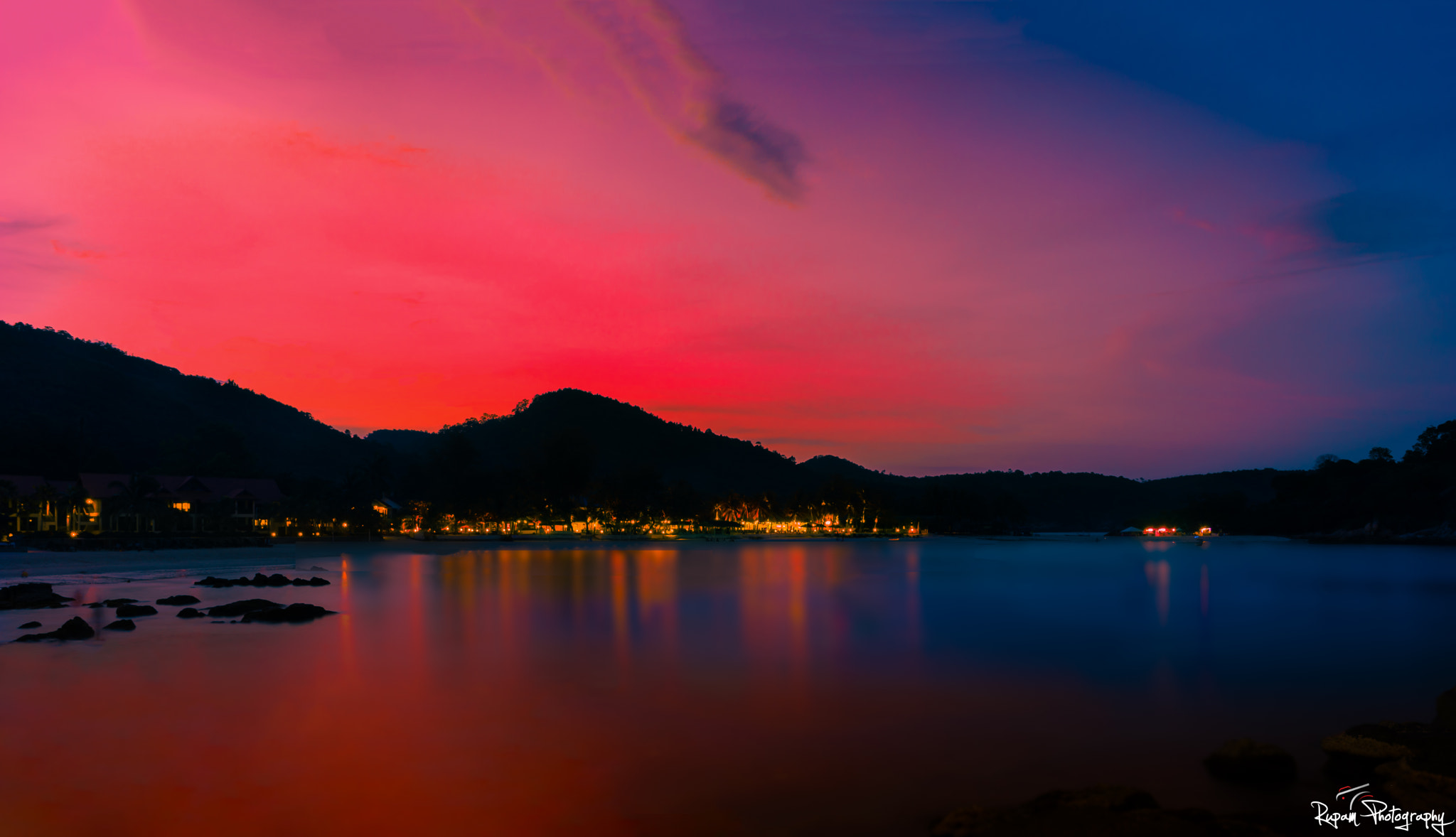 24-70mm F2.8-2.8 SSM sample photo. The silhouette sunset photography