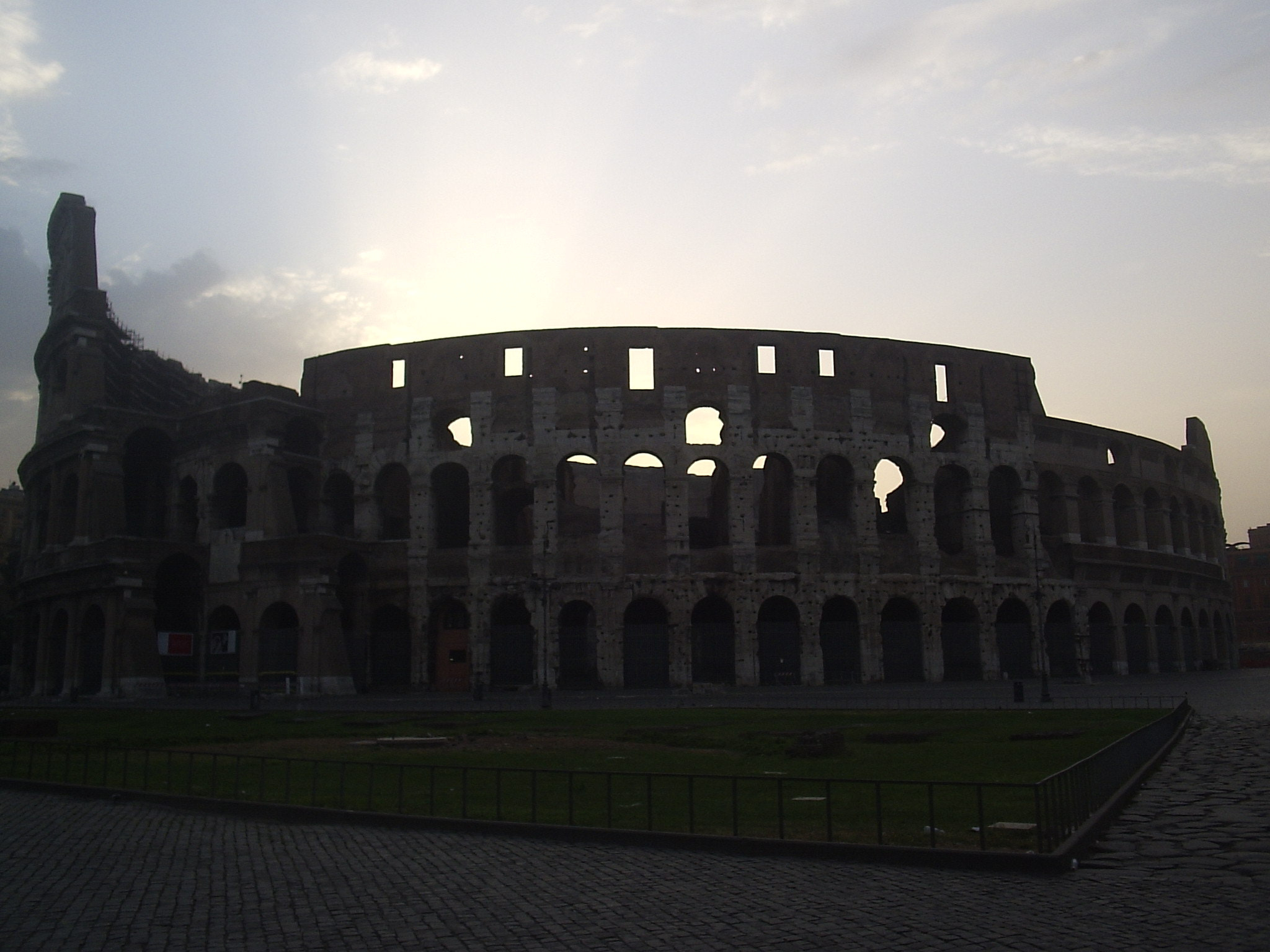 Olympus C160,D395 sample photo. Roma photography