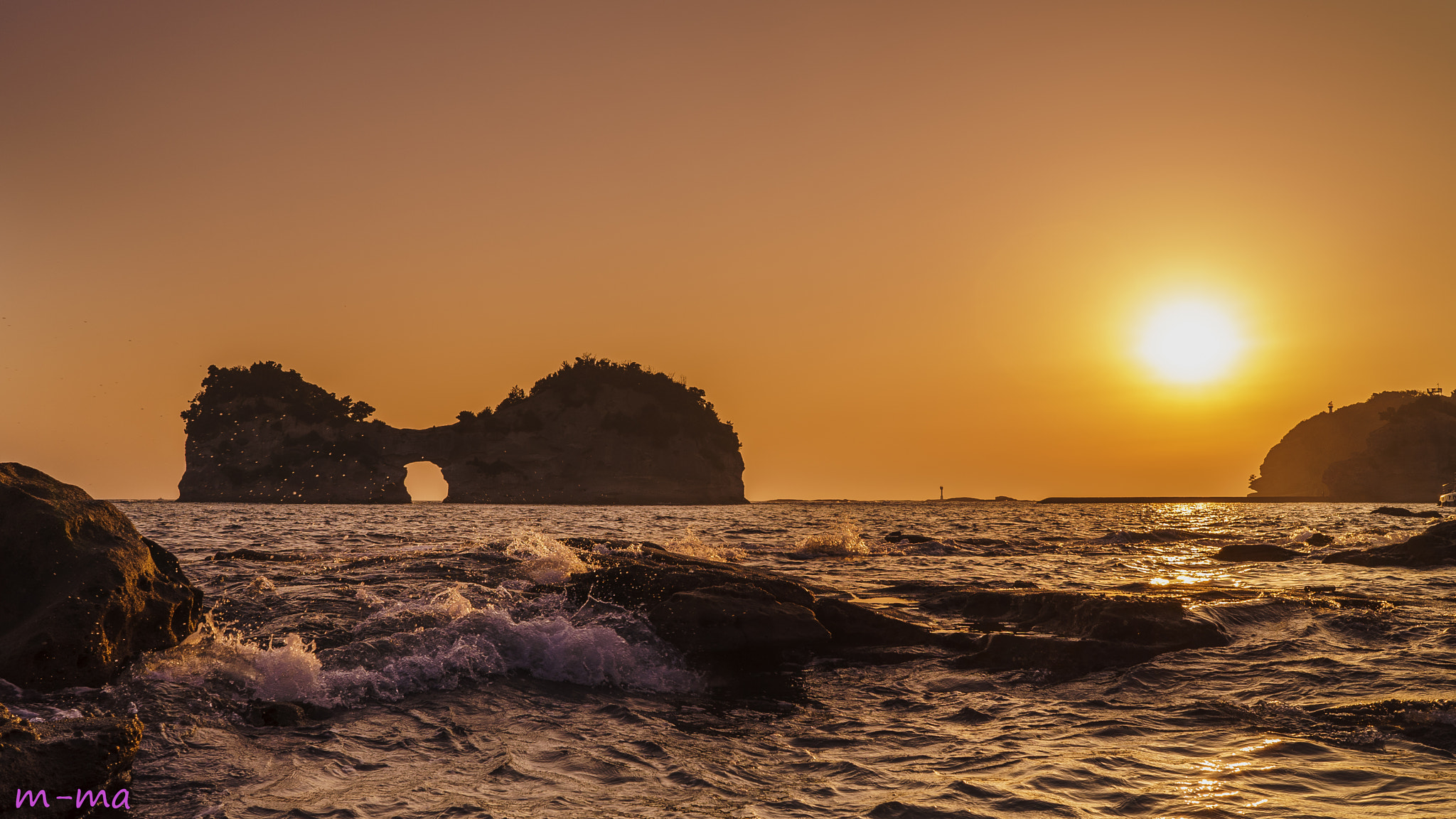 Sony a7S + Sony Distagon T* FE 35mm F1.4 ZA sample photo. Great sunset photography