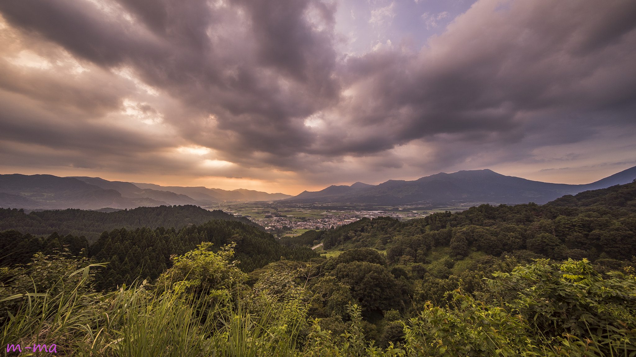 E 10mm F5.6 sample photo. Evening　shot photography