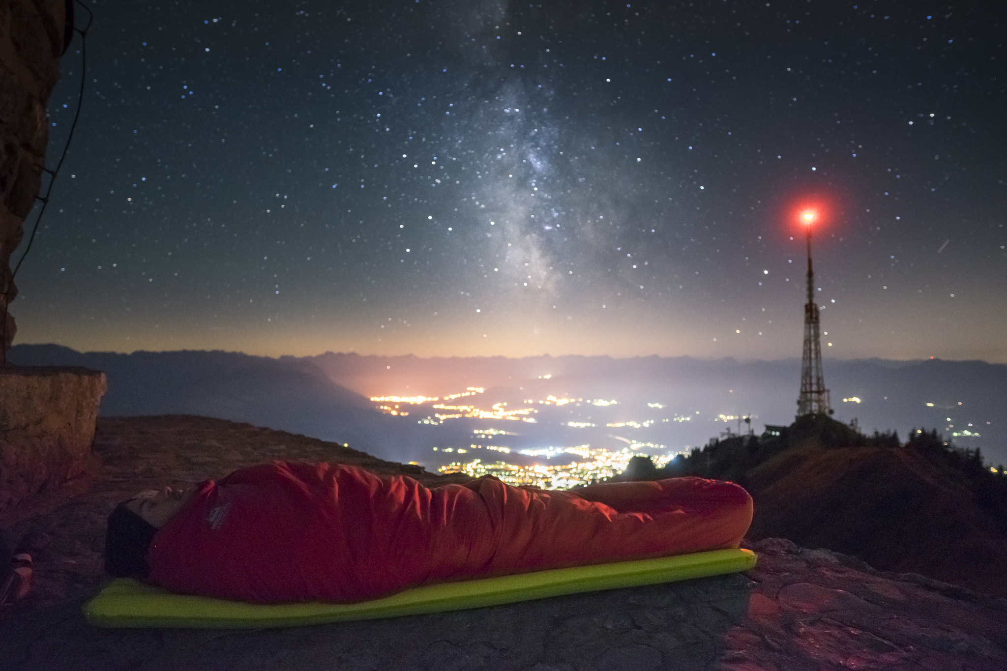 Sony a7 II + ZEISS Batis 18mm F2.8 sample photo. One million stars hotel photography