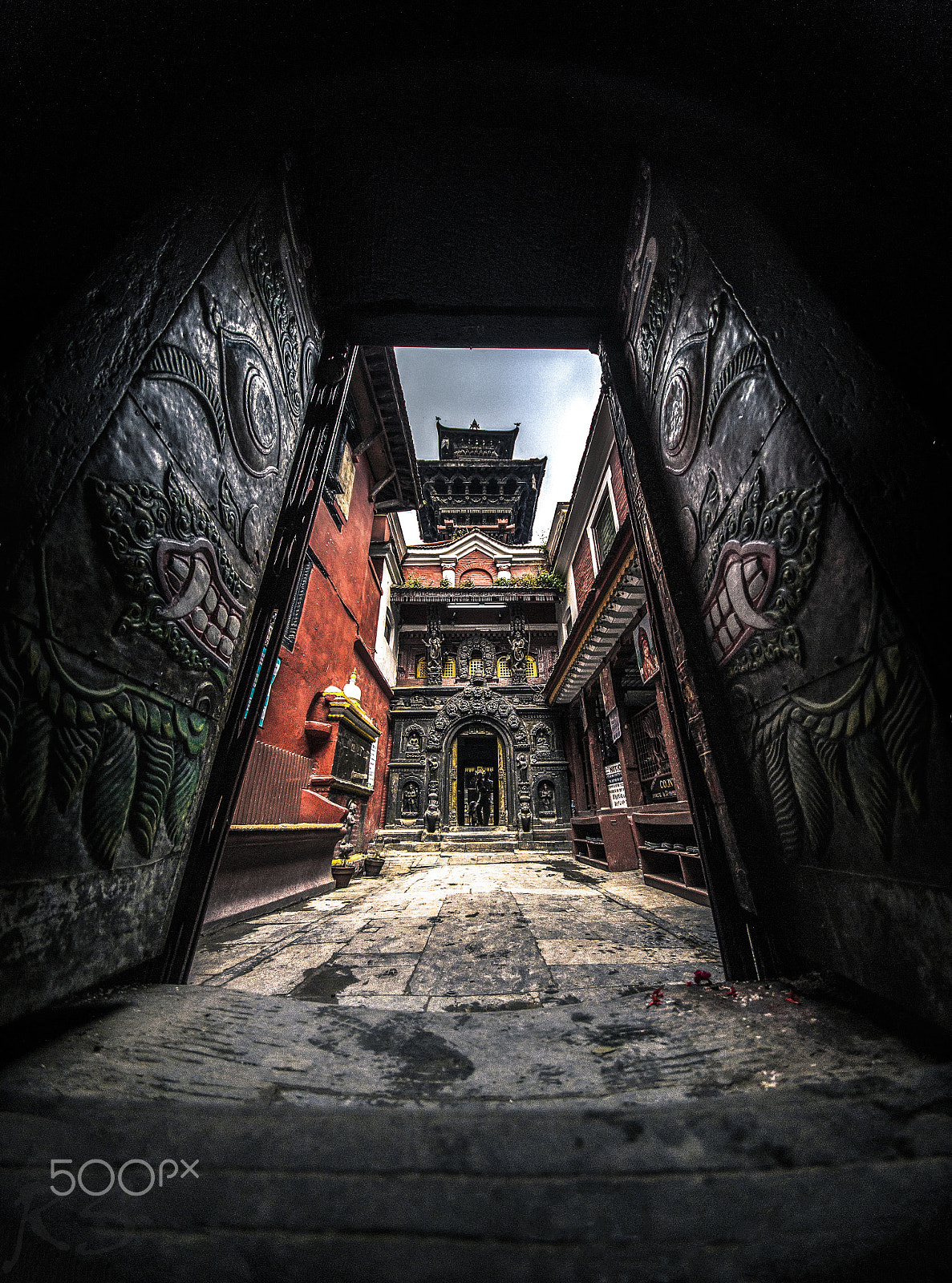 Canon EOS 6D + Sigma 10-20mm F4-5.6 EX DC HSM sample photo. Gates to golden temple photography