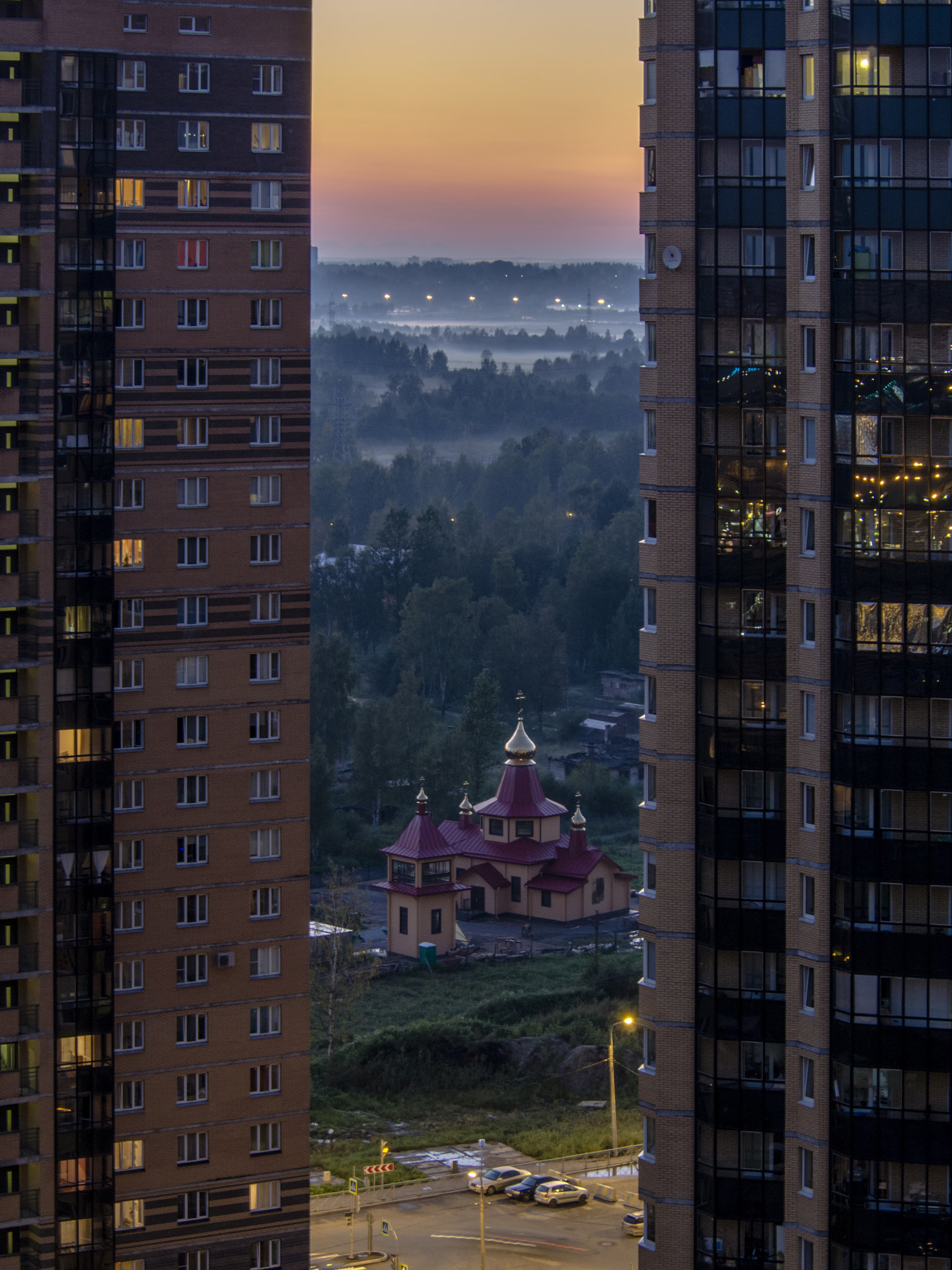 Olympus PEN E-PL6 sample photo. Big city church photography
