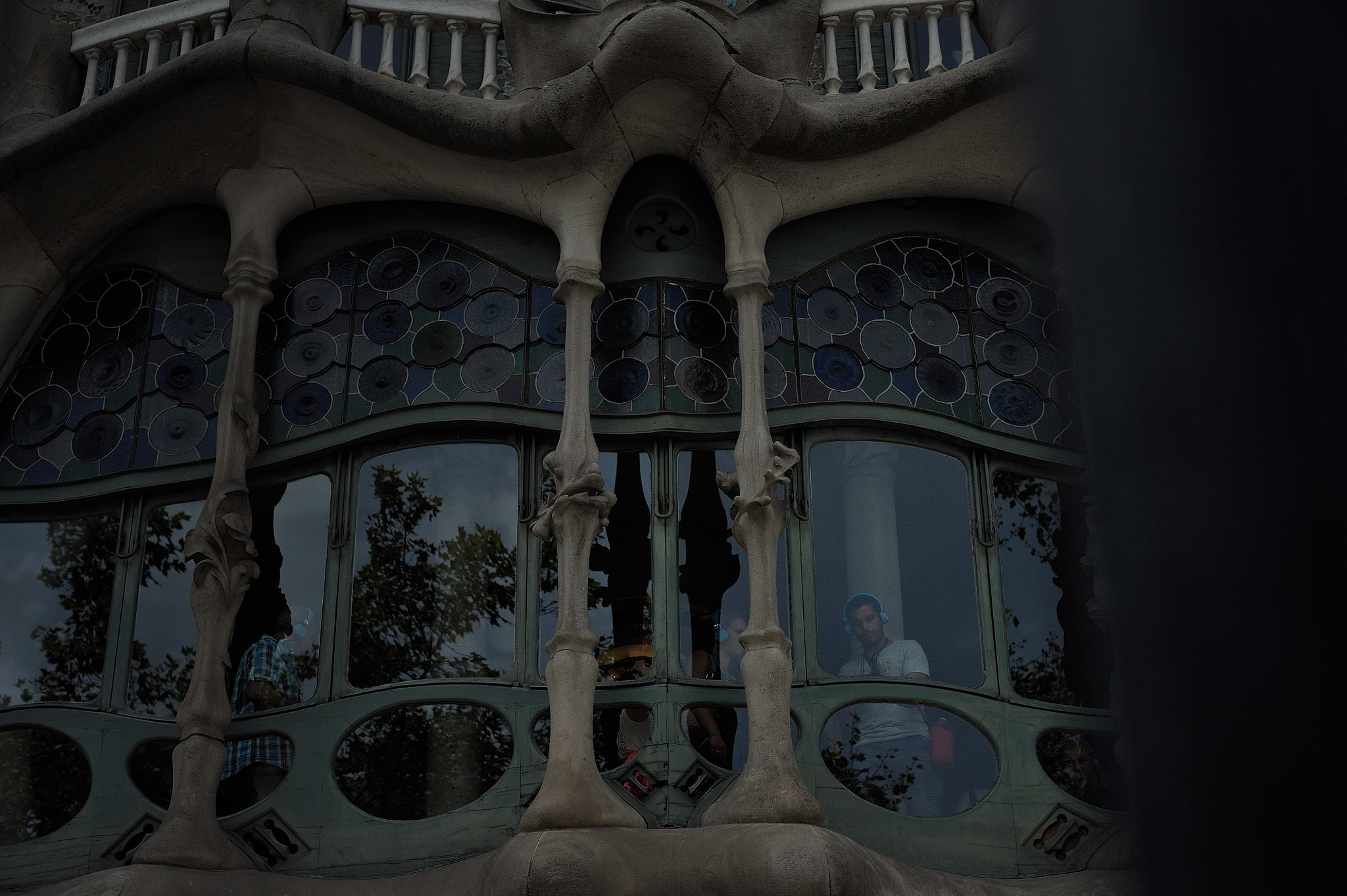 Nikon D700 + Voigtlander Nokton 58mm F1.4 SLII sample photo. Casa batllo photography